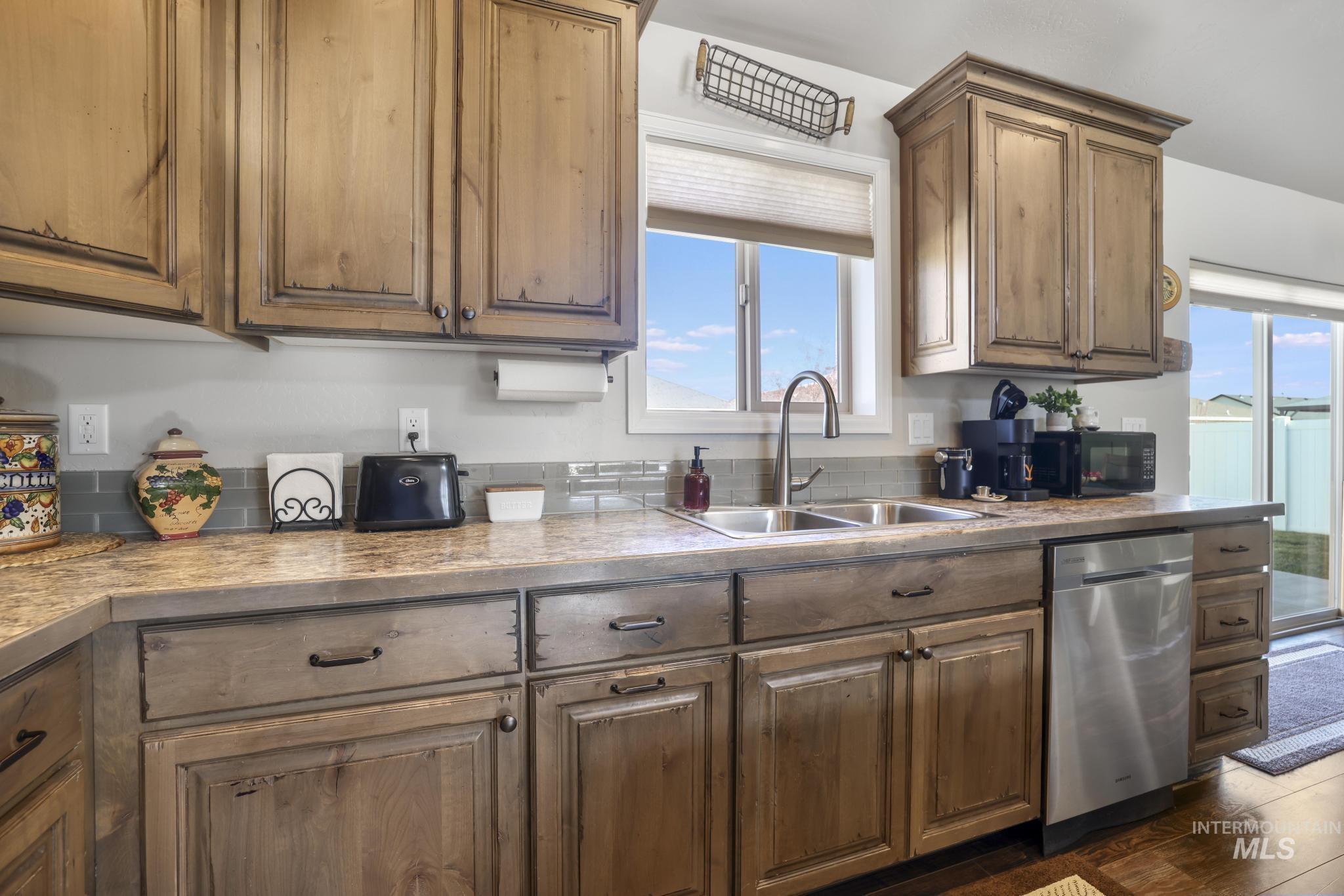 2403 Yellowstone Trail, Burley, Idaho 83318, 3 Bedrooms, 2 Bathrooms, Residential For Sale, Price $340,000,MLS 98973820