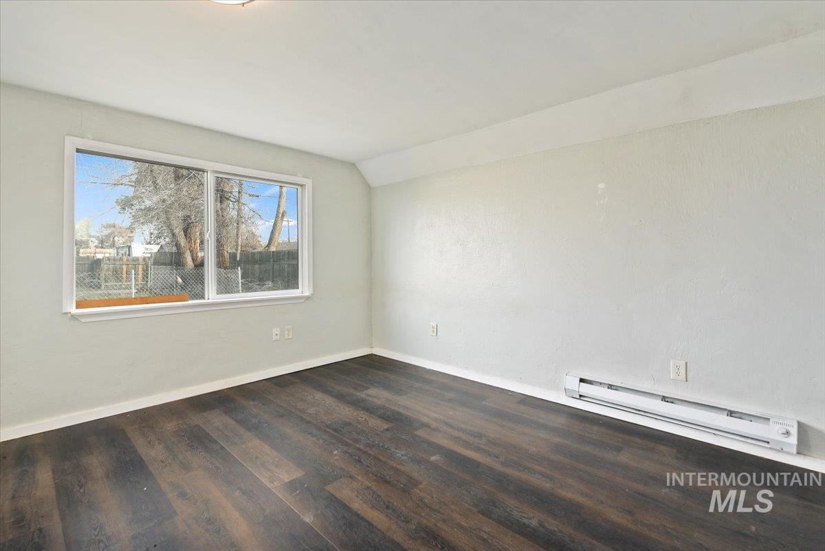 213 E Freeport Street, Caldwell, Idaho 83605, 3 Bedrooms, 2 Bathrooms, Residential For Sale, Price $299,900,MLS 98973823