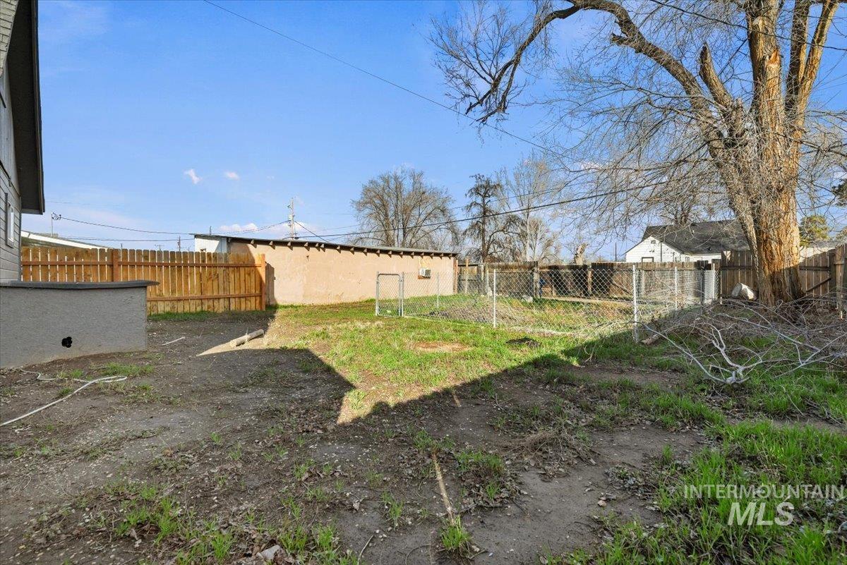 213 E Freeport Street, Caldwell, Idaho 83605, 3 Bedrooms, 2 Bathrooms, Residential For Sale, Price $299,900,MLS 98973823