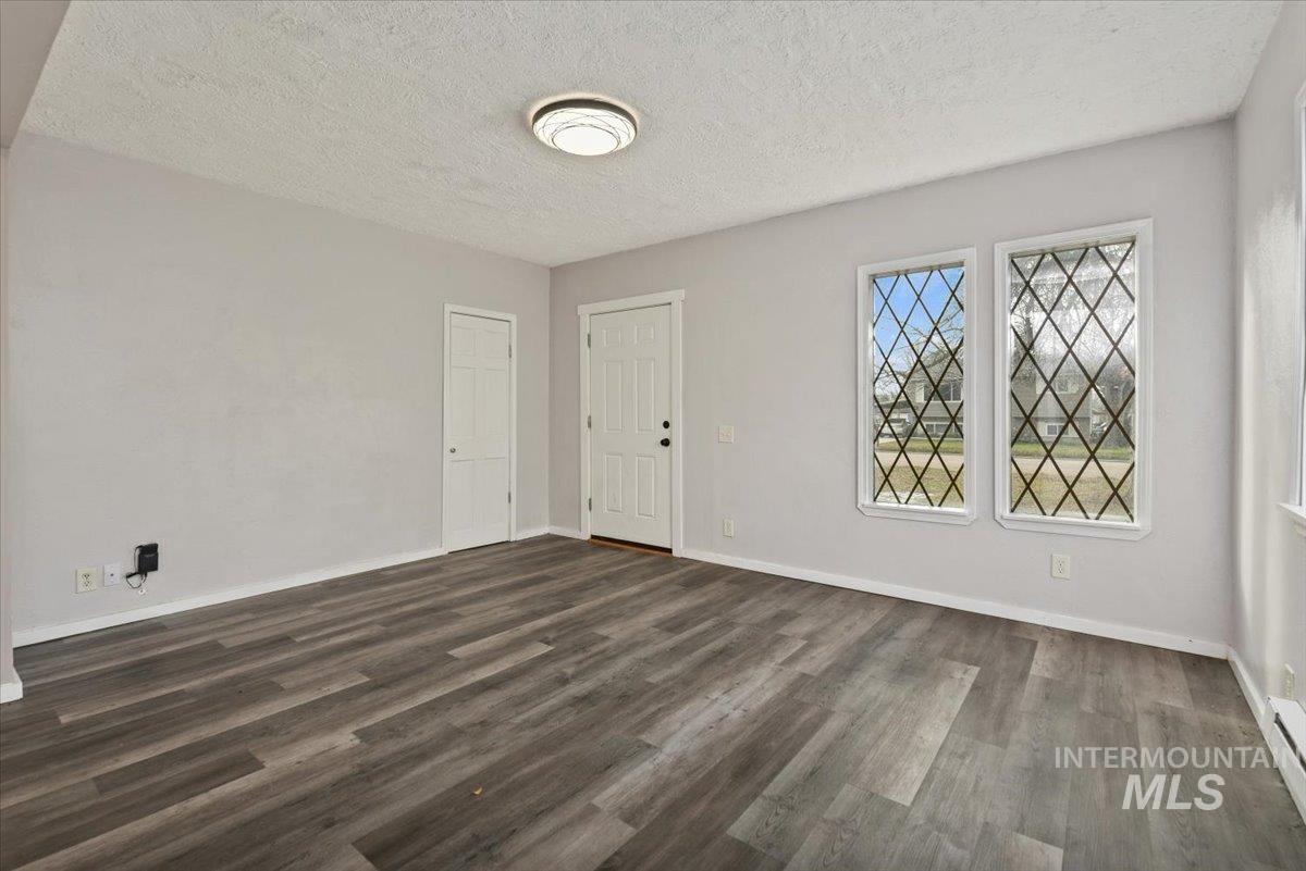 213 E Freeport Street, Caldwell, Idaho 83605, 3 Bedrooms, 2 Bathrooms, Residential For Sale, Price $299,900,MLS 98973823