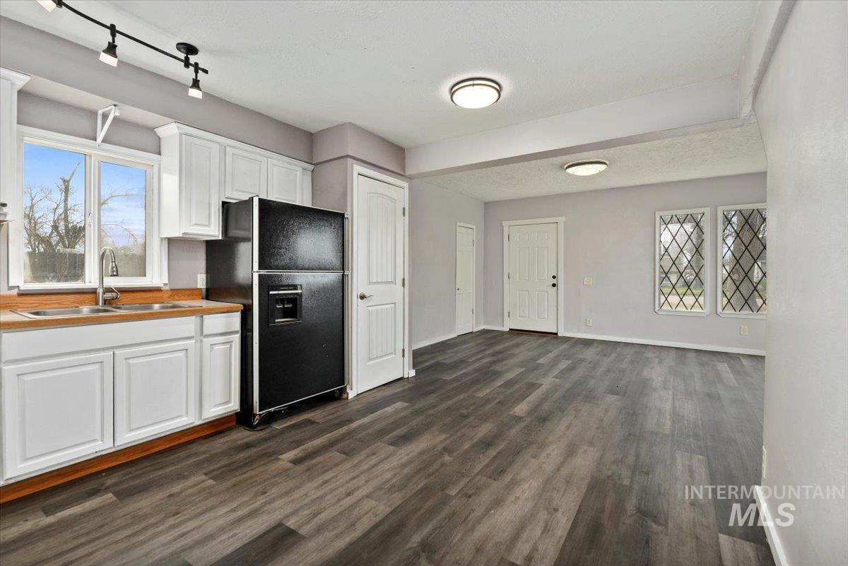 213 E Freeport Street, Caldwell, Idaho 83605, 3 Bedrooms, 2 Bathrooms, Residential For Sale, Price $299,900,MLS 98973823