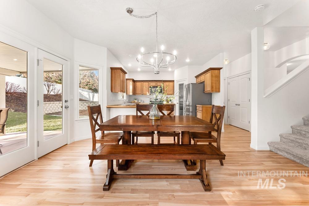 827 E Fallingbranch Ct, Meridian, Idaho 83642, 4 Bedrooms, 2.5 Bathrooms, Residential For Sale, Price $549,900,MLS 98973824