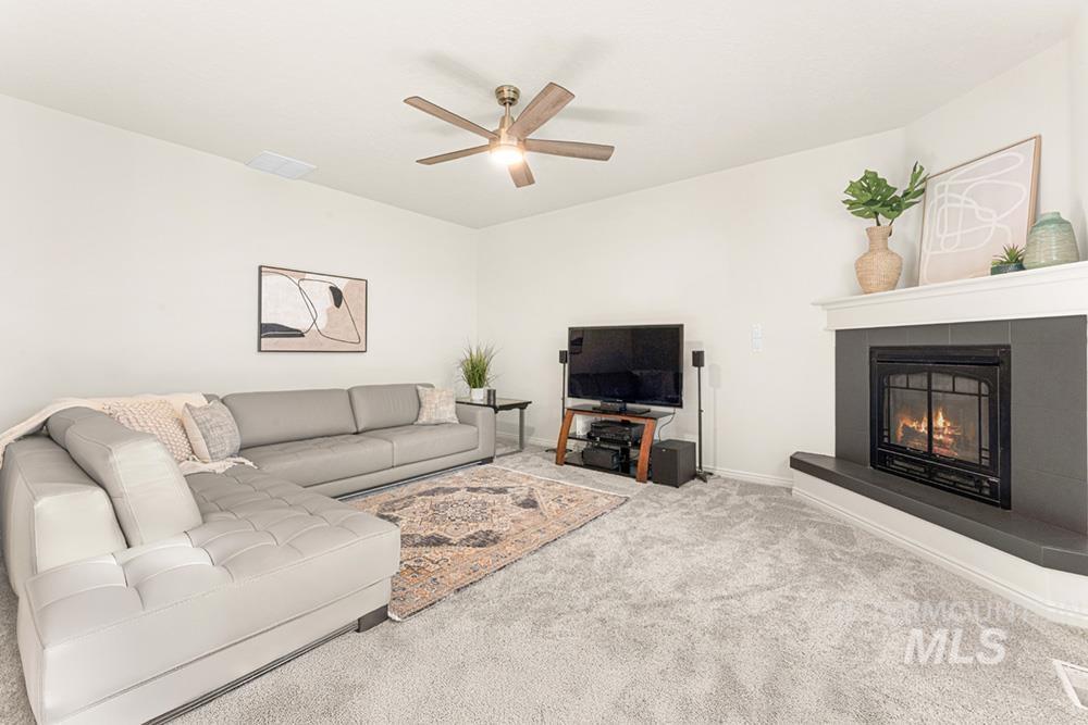 827 E Fallingbranch Ct, Meridian, Idaho 83642, 4 Bedrooms, 2.5 Bathrooms, Residential For Sale, Price $549,900,MLS 98973824