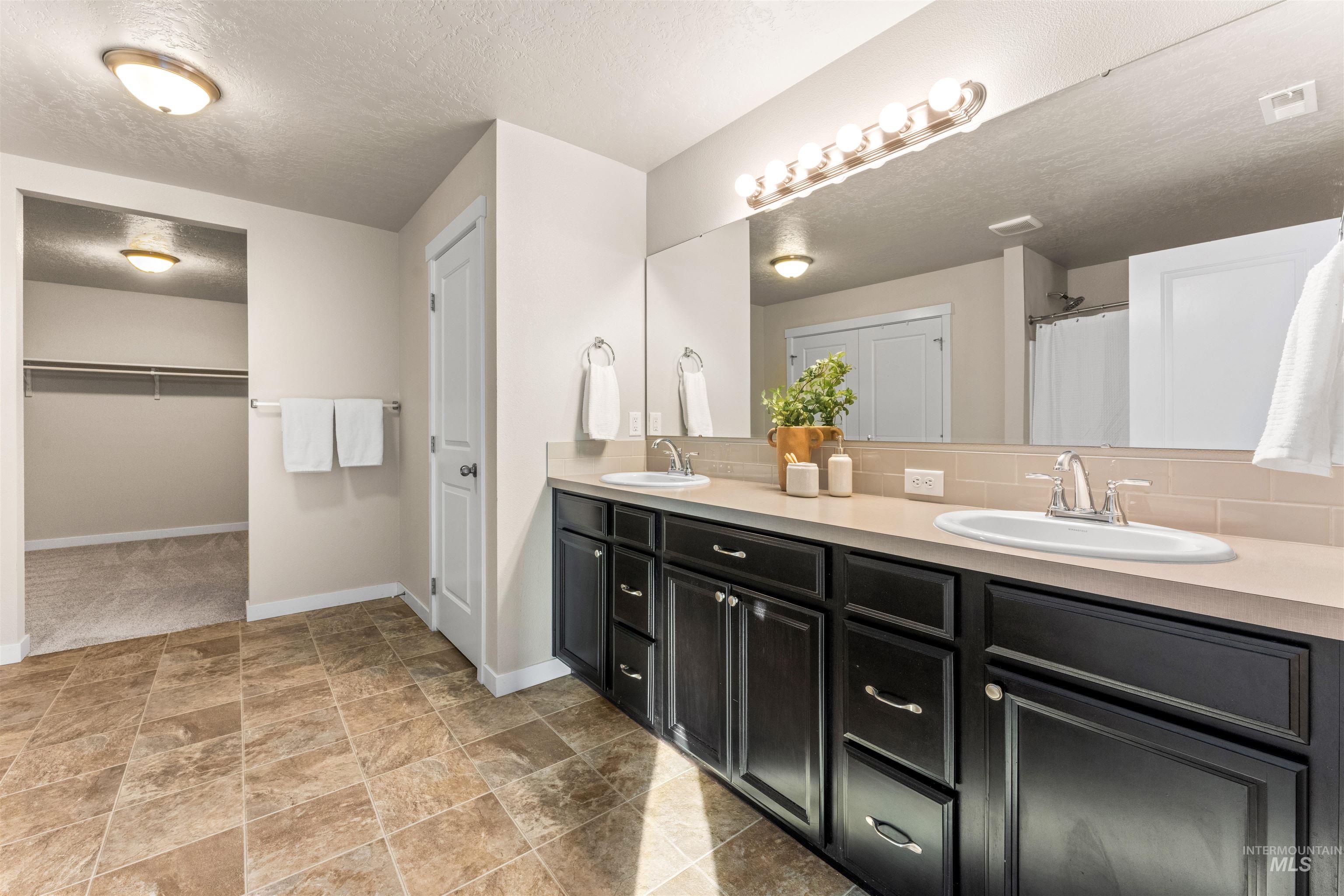 3765 E Rock Falls St., Nampa, Idaho 83686, 4 Bedrooms, 2.5 Bathrooms, Residential For Sale, Price $459,900,MLS 98973826