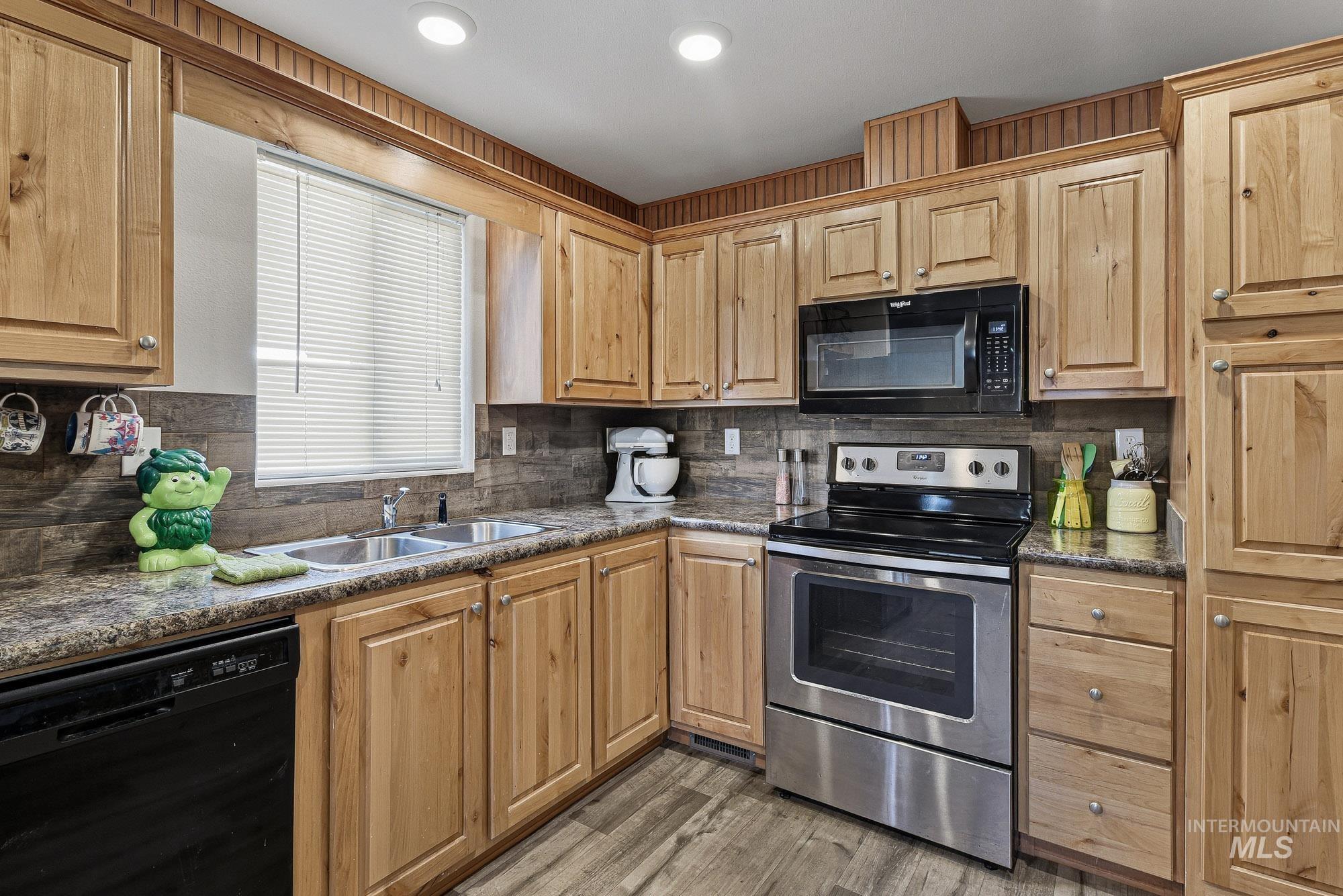 2710 N Pilgrim Lane, Boise, Idaho 83704-9419, 2 Bedrooms, 1 Bathroom, Residential For Sale, Price $115,000,MLS 98973829