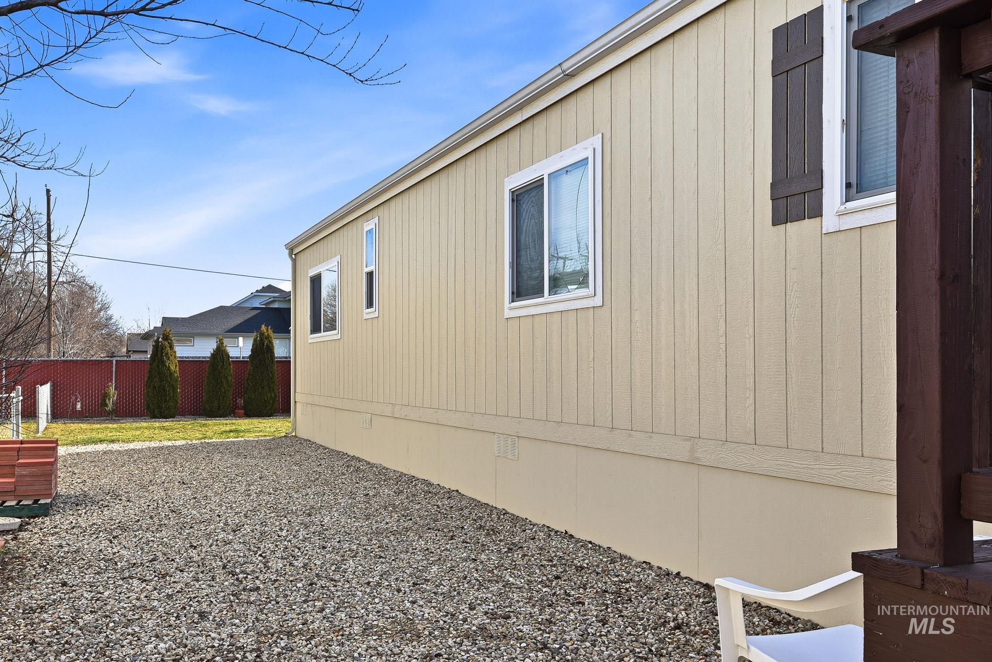 2710 N Pilgrim Lane, Boise, Idaho 83704-9419, 2 Bedrooms, 1 Bathroom, Residential For Sale, Price $115,000,MLS 98973829