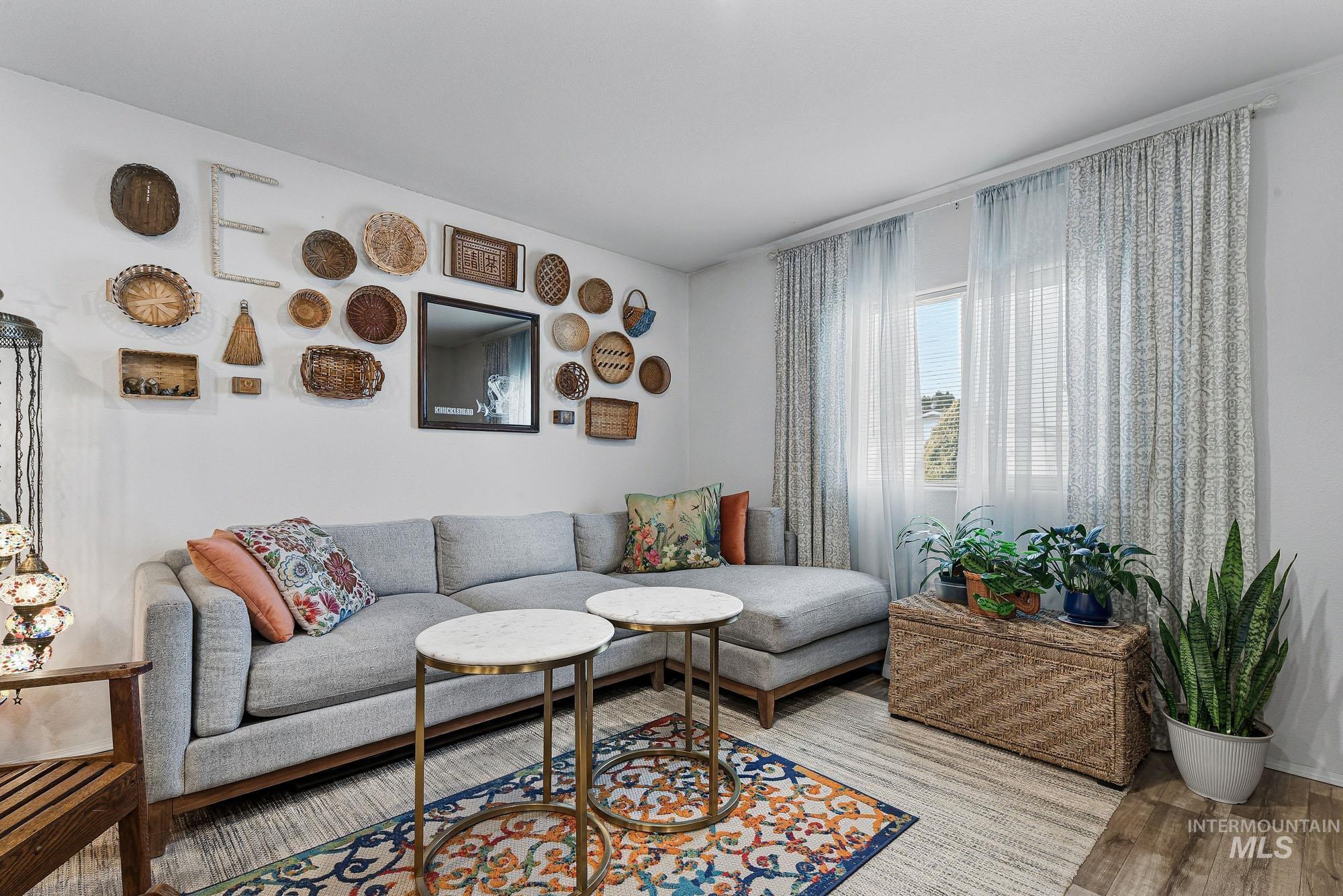 2710 N Pilgrim Lane, Boise, Idaho 83704-9419, 2 Bedrooms, 1 Bathroom, Residential For Sale, Price $115,000,MLS 98973829