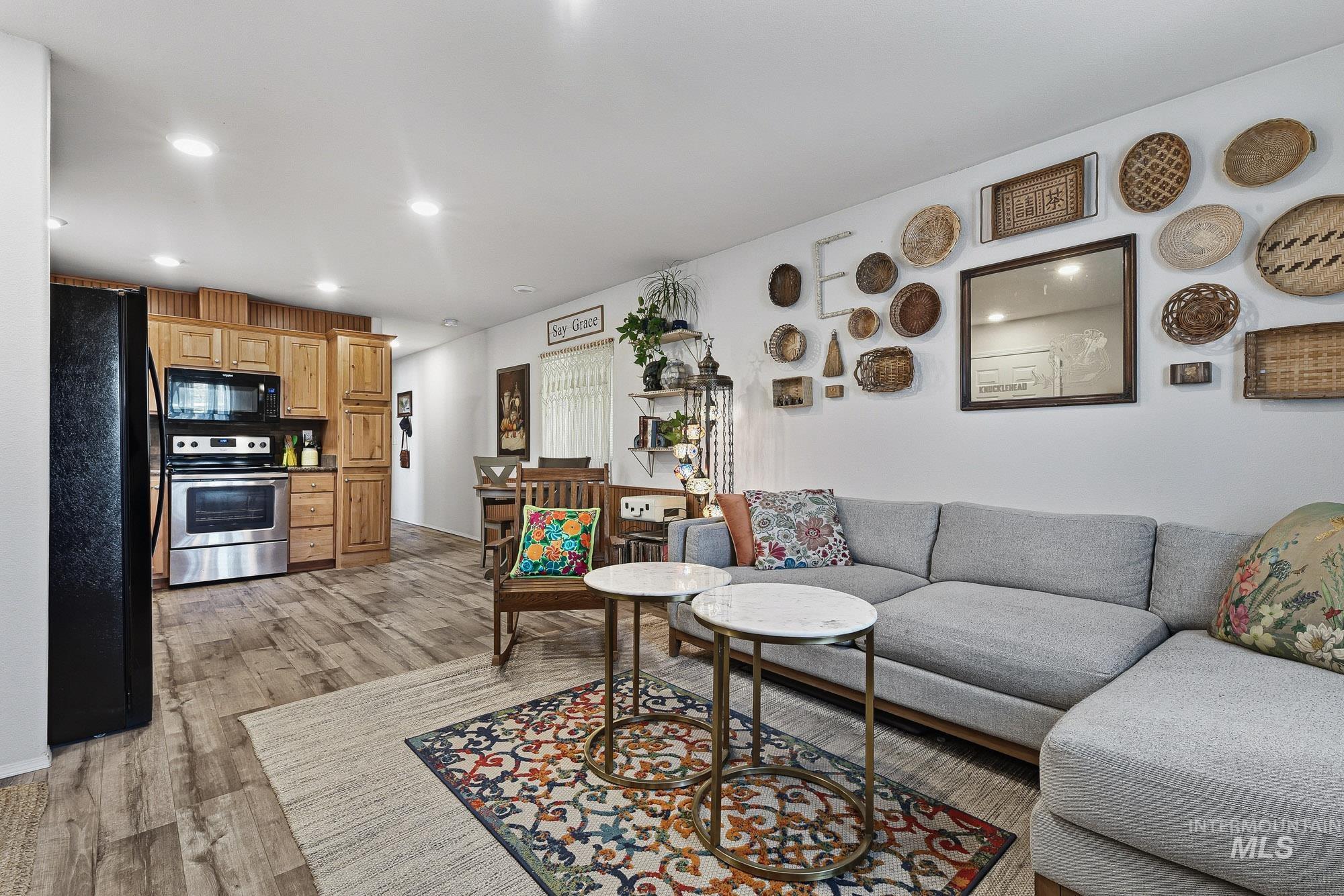 2710 N Pilgrim Lane, Boise, Idaho 83704-9419, 2 Bedrooms, 1 Bathroom, Residential For Sale, Price $115,000,MLS 98973829