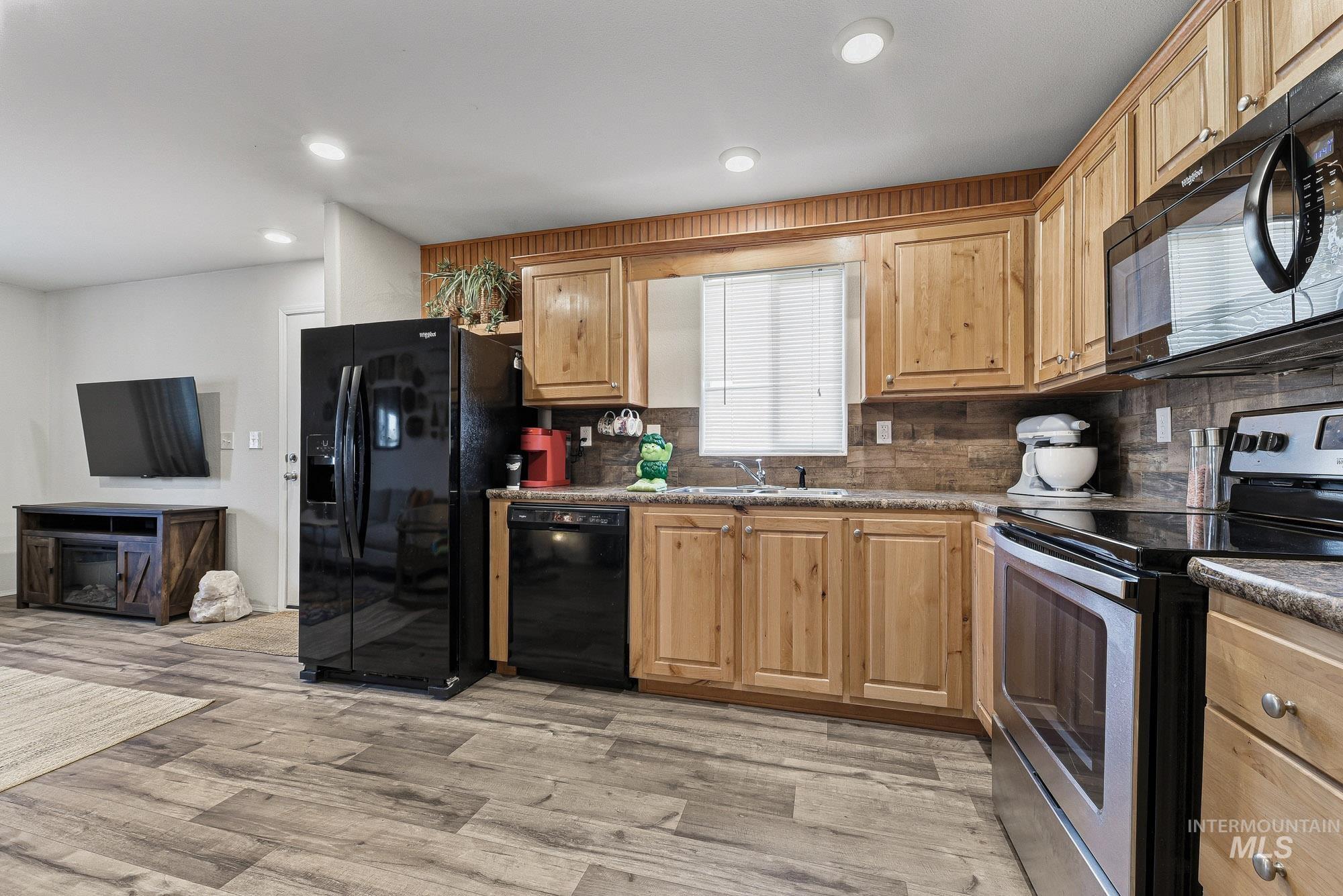 2710 N Pilgrim Lane, Boise, Idaho 83704-9419, 2 Bedrooms, 1 Bathroom, Residential For Sale, Price $115,000,MLS 98973829