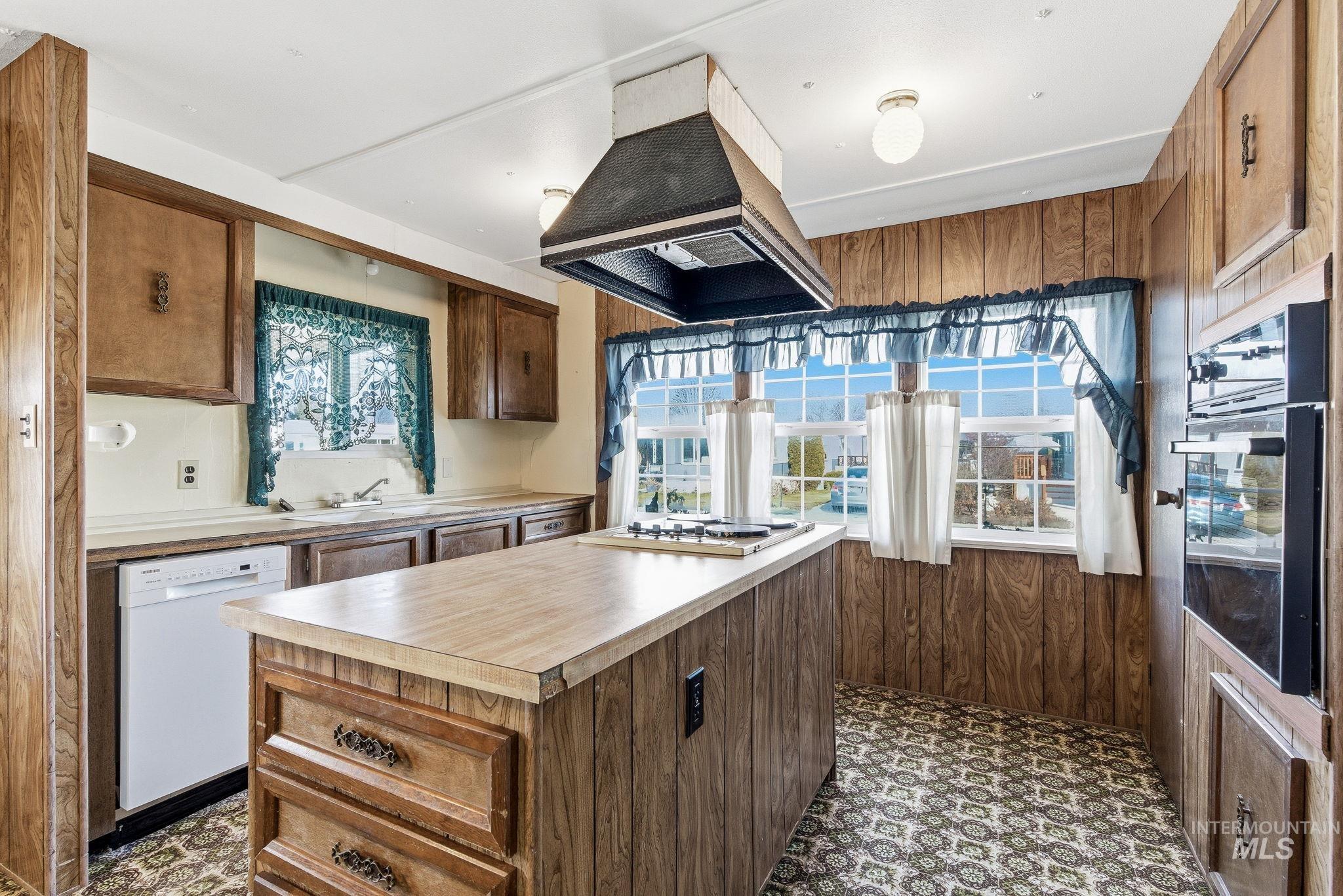 7015 W Royal Glen Lane, Boise, Idaho 83714, 2 Bedrooms, 1.5 Bathrooms, Residential For Sale, Price $79,900,MLS 98973830