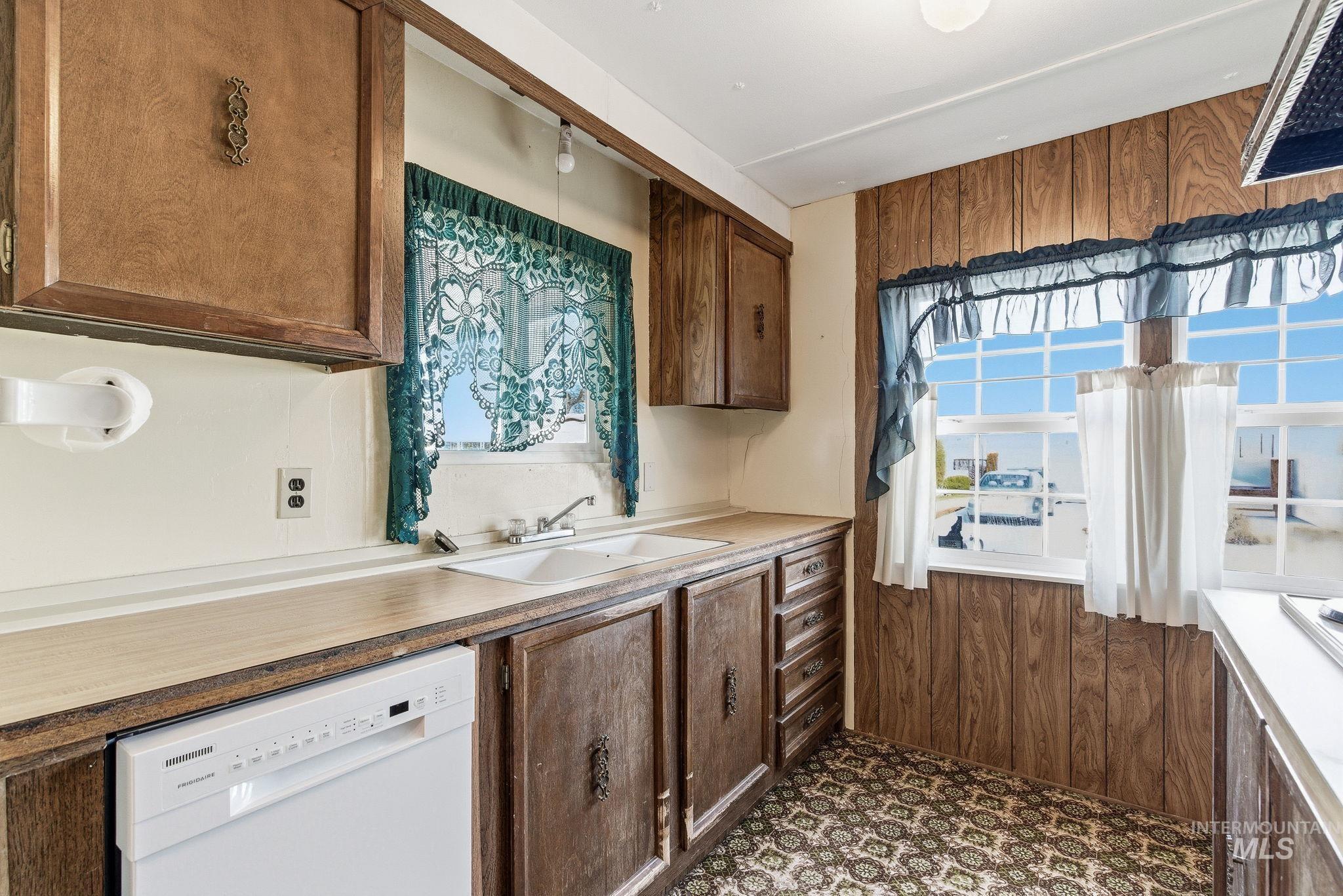 7015 W Royal Glen Lane, Boise, Idaho 83714, 2 Bedrooms, 1.5 Bathrooms, Residential For Sale, Price $79,900,MLS 98973830