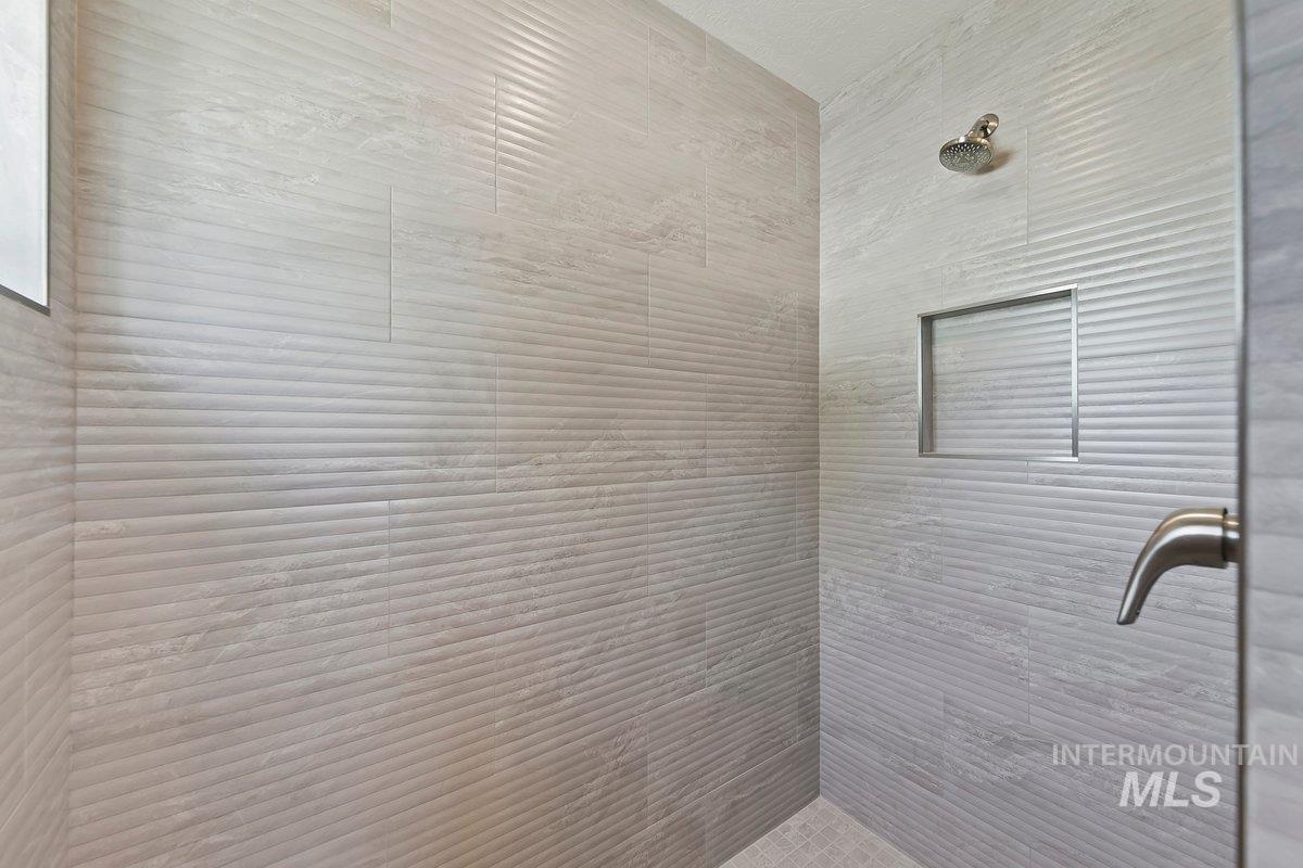 3708 Jackie Lane, Boise, Idaho 83704-0000, 3 Bedrooms, 2.5 Bathrooms, Residential For Sale, Price $549,900,MLS 98973831