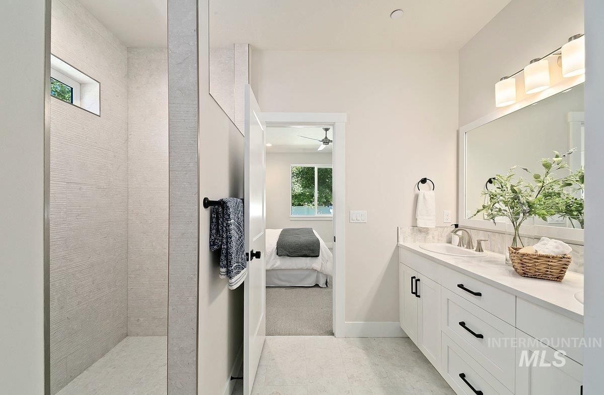 3760 Jackie Lane, Boise, Idaho 83704-0000, 3 Bedrooms, 2 Bathrooms, Residential For Sale, Price $567,500,MLS 98973833