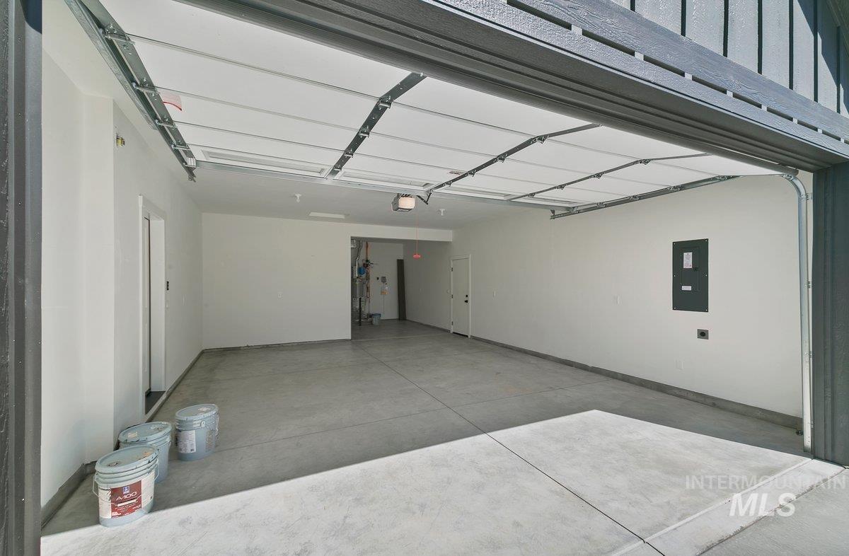 3760 Jackie Lane, Boise, Idaho 83704-0000, 3 Bedrooms, 2 Bathrooms, Residential For Sale, Price $569,900,MLS 98973833