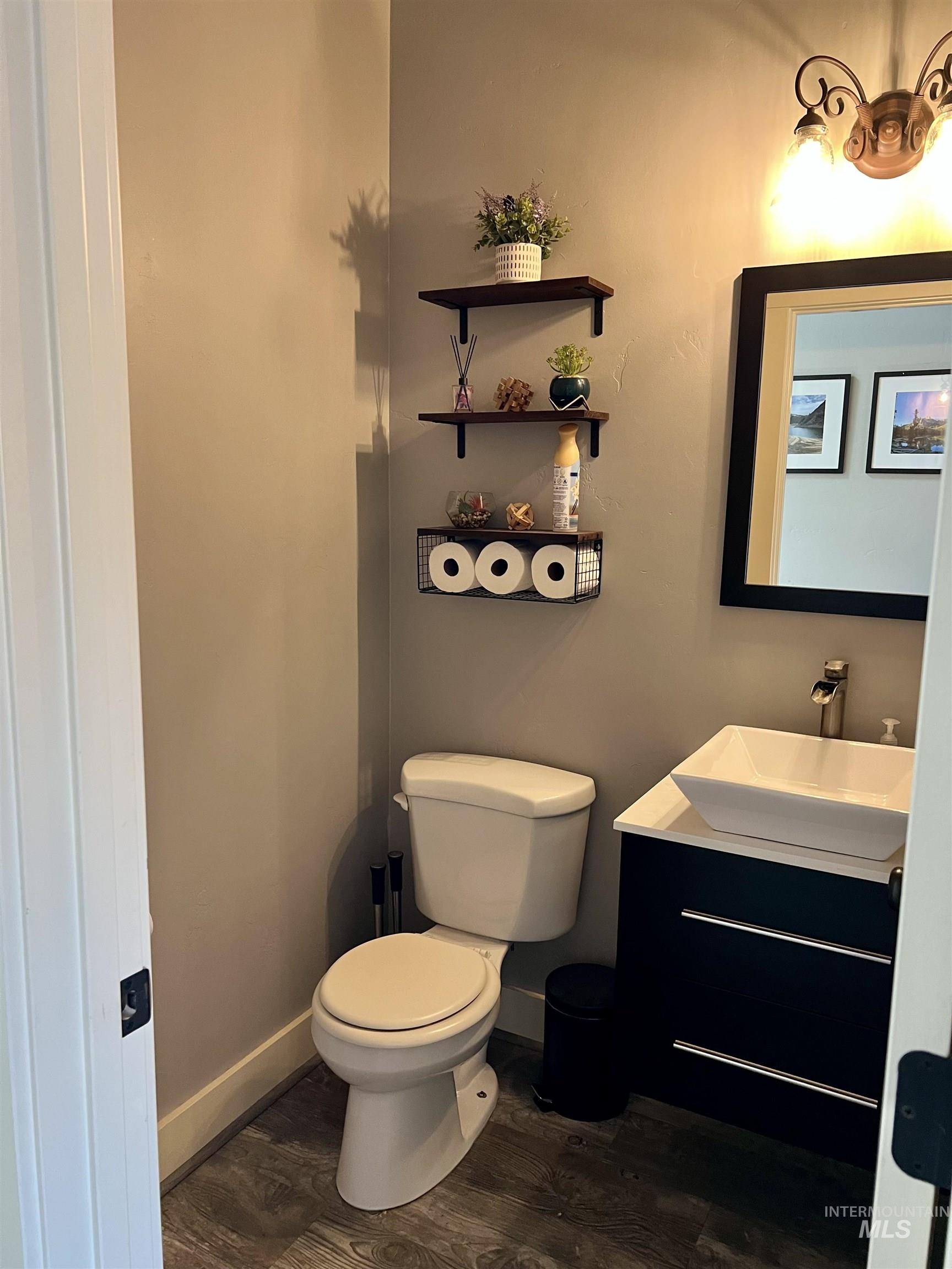 9156 W Ben St, Boise, Idaho 83714, 5 Bedrooms, 2.5 Bathrooms, Residential For Sale, Price $650,000,MLS 98973836