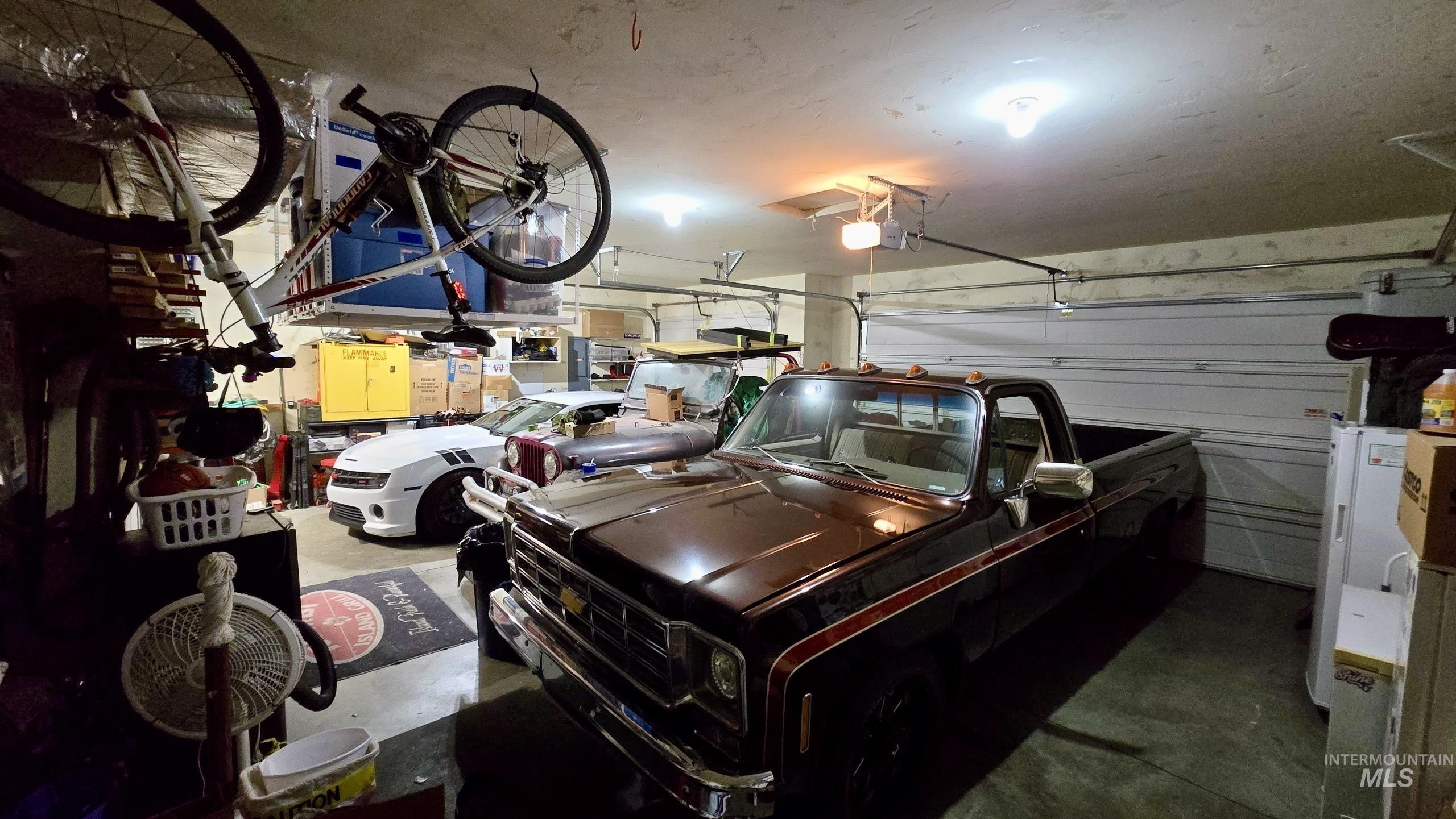 9156 W Ben St, Boise, Idaho 83714, 5 Bedrooms, 2.5 Bathrooms, Residential For Sale, Price $650,000,MLS 98973836