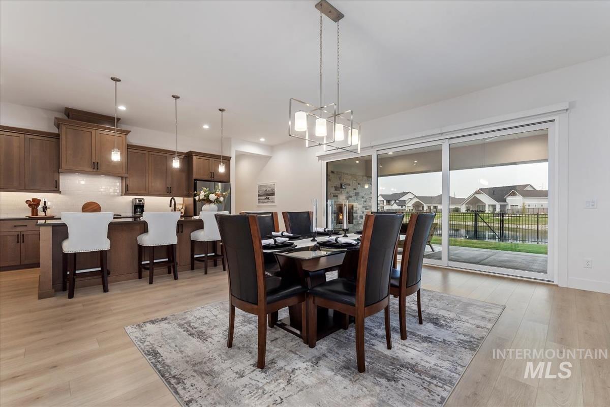 207 S Eagles Roost Way, Eagle, Idaho 83616, 4 Bedrooms, 4.5 Bathrooms, Residential For Sale, Price $1,339,000,MLS 98973837