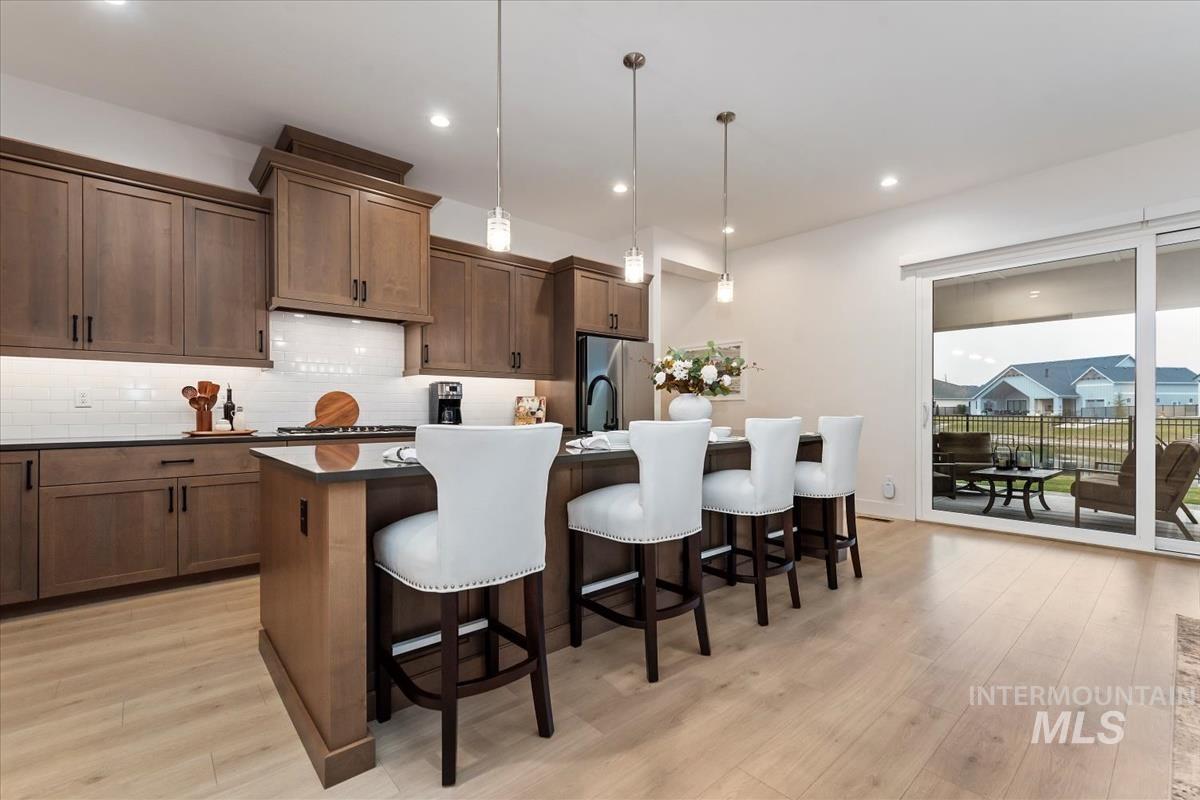 207 S Eagles Roost Way, Eagle, Idaho 83616, 4 Bedrooms, 4.5 Bathrooms, Residential For Sale, Price $1,339,000,MLS 98973837