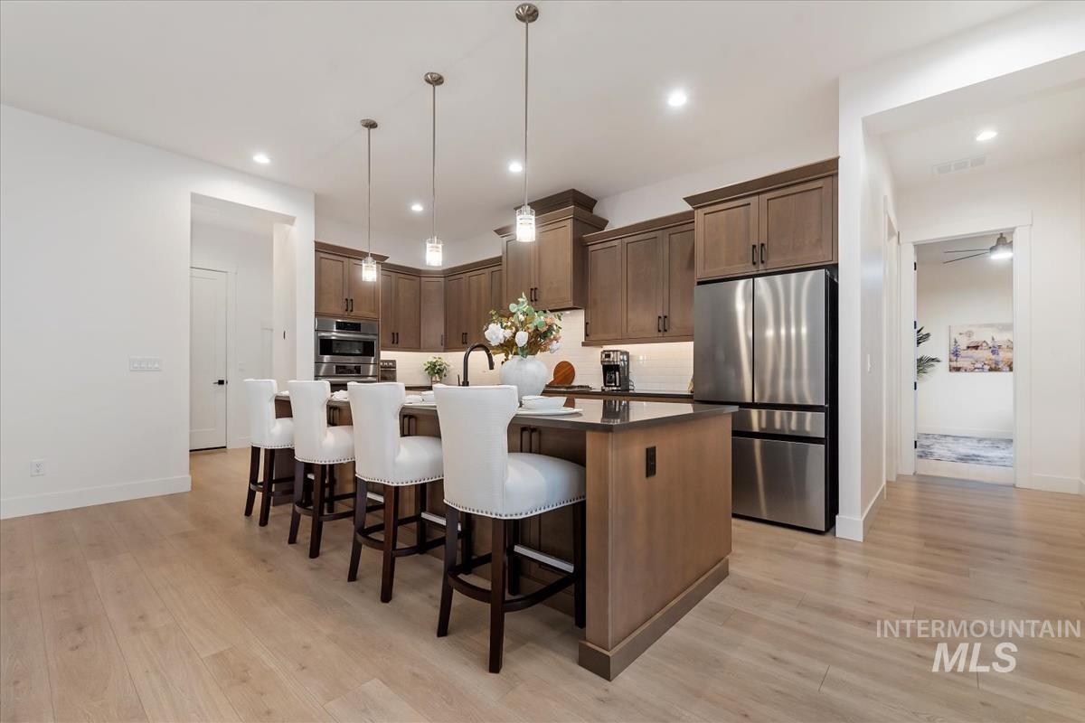 207 S Eagles Roost Way, Eagle, Idaho 83616, 4 Bedrooms, 4.5 Bathrooms, Residential For Sale, Price $1,339,000,MLS 98973837