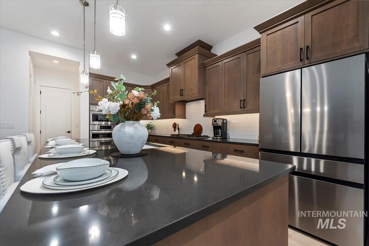 207 S Eagles Roost Way, Eagle, Idaho 83616, 4 Bedrooms, 4.5 Bathrooms, Residential For Sale, Price $1,339,000,MLS 98973837