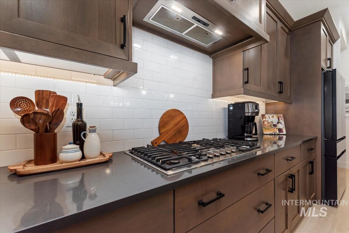 207 S Eagles Roost Way, Eagle, Idaho 83616, 4 Bedrooms, 4.5 Bathrooms, Residential For Sale, Price $1,339,000,MLS 98973837