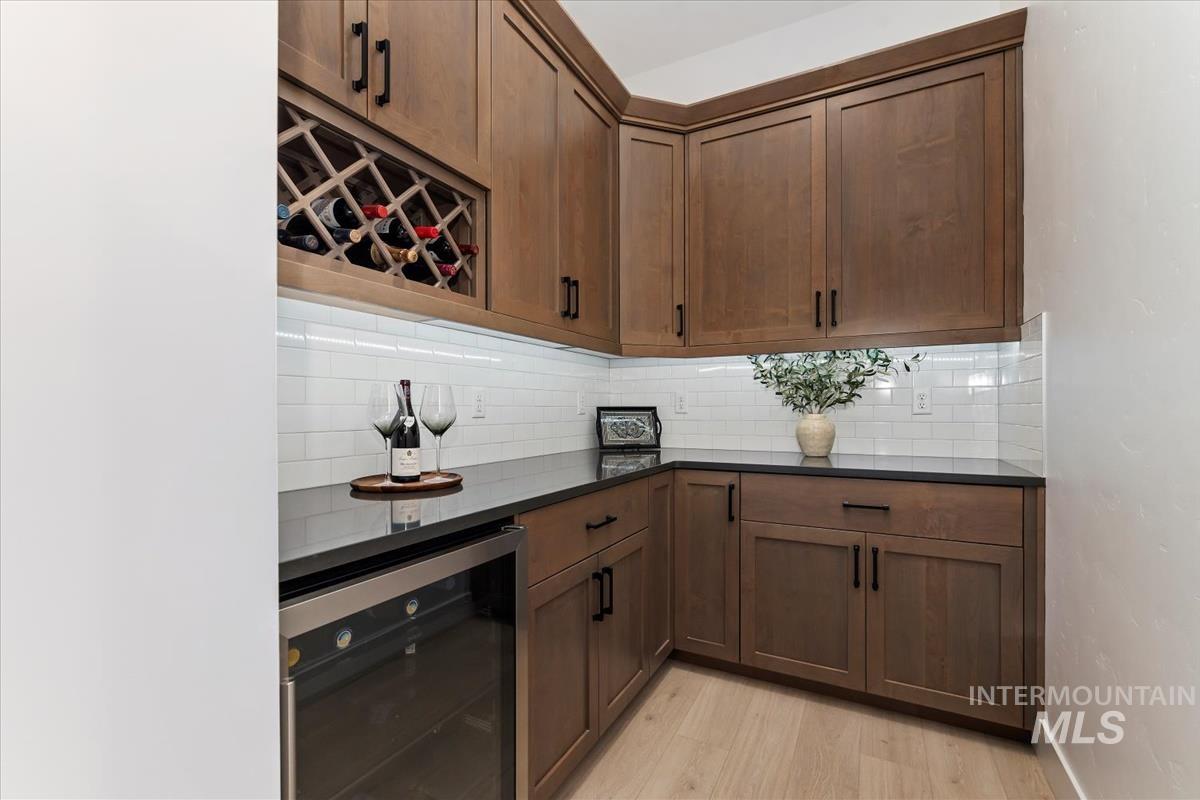 207 S Eagles Roost Way, Eagle, Idaho 83616, 4 Bedrooms, 4.5 Bathrooms, Residential For Sale, Price $1,339,000,MLS 98973837