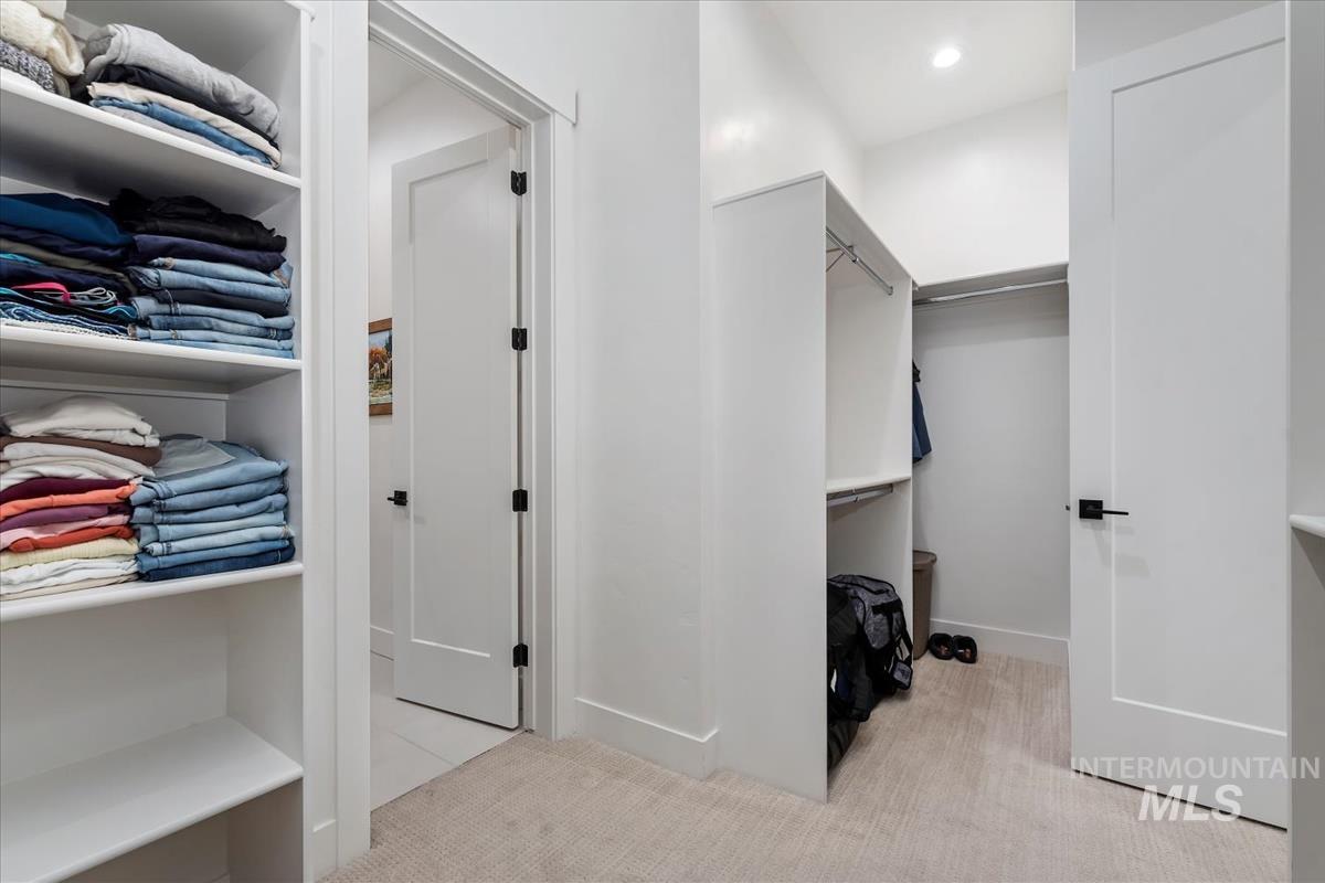 207 S Eagles Roost Way, Eagle, Idaho 83616, 4 Bedrooms, 4.5 Bathrooms, Residential For Sale, Price $1,339,000,MLS 98973837