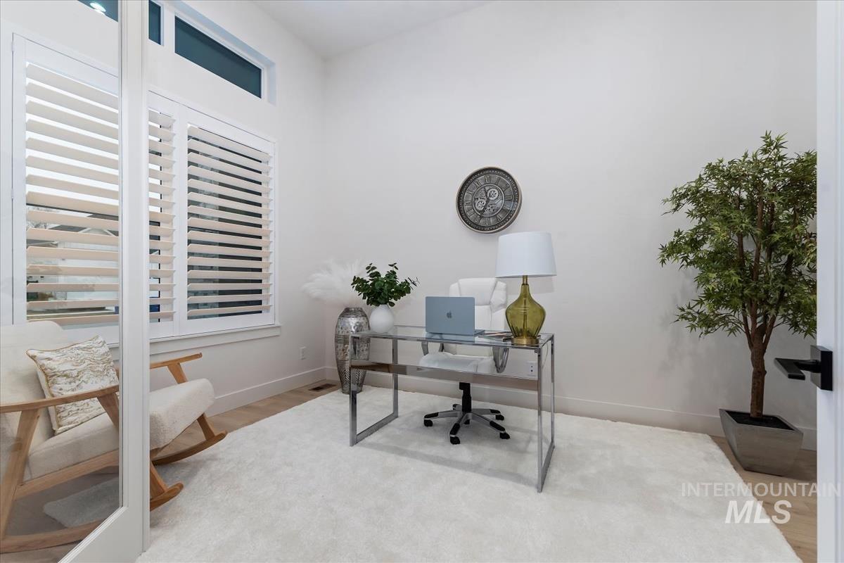 207 S Eagles Roost Way, Eagle, Idaho 83616, 4 Bedrooms, 4.5 Bathrooms, Residential For Sale, Price $1,339,000,MLS 98973837