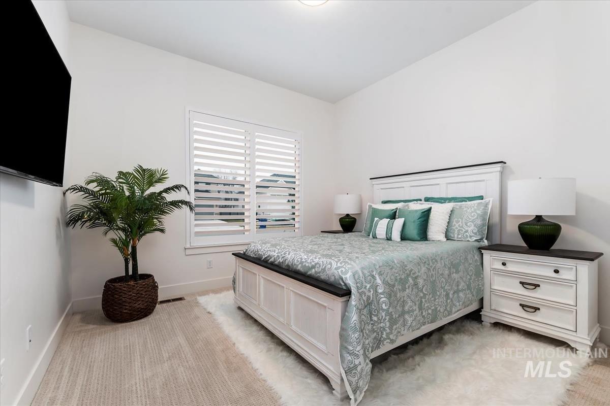 207 S Eagles Roost Way, Eagle, Idaho 83616, 4 Bedrooms, 4.5 Bathrooms, Residential For Sale, Price $1,339,000,MLS 98973837