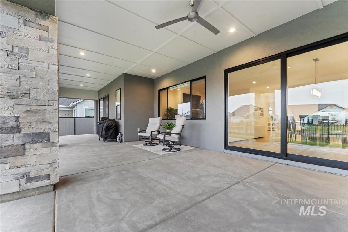 207 S Eagles Roost Way, Eagle, Idaho 83616, 4 Bedrooms, 4.5 Bathrooms, Residential For Sale, Price $1,339,000,MLS 98973837