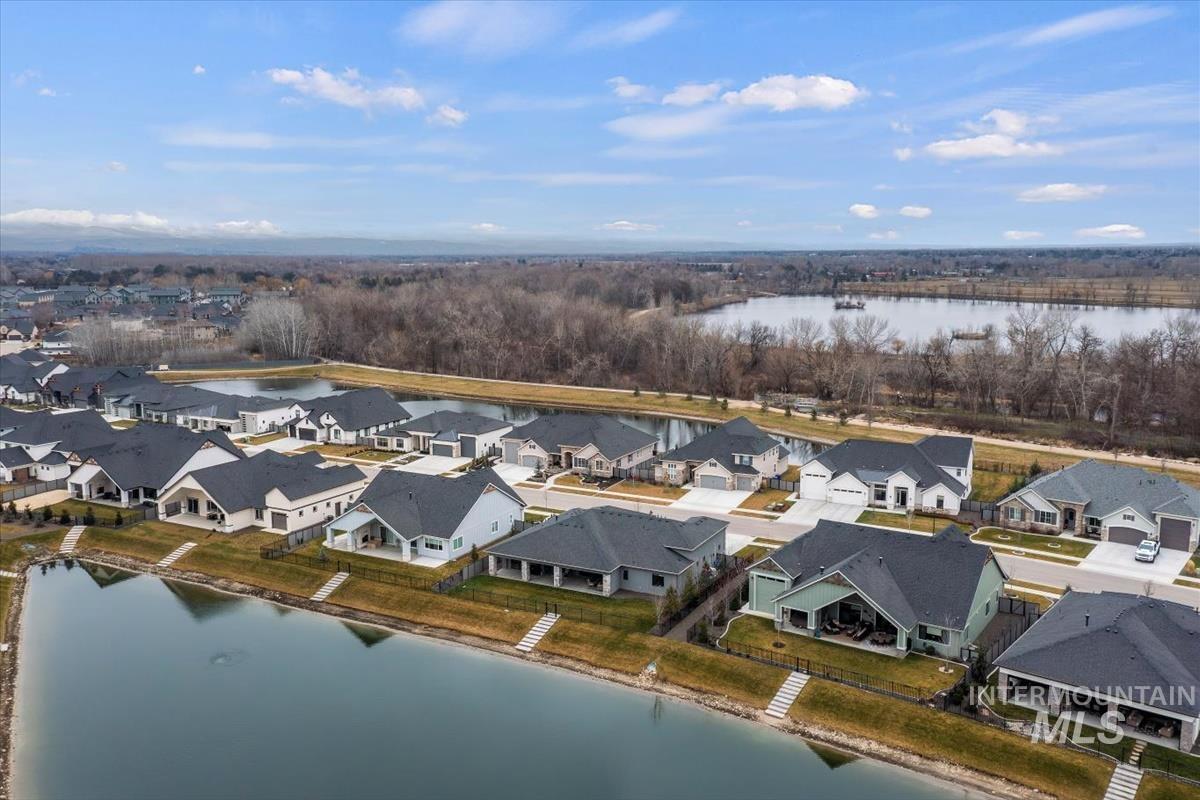 207 S Eagles Roost Way, Eagle, Idaho 83616, 4 Bedrooms, 4.5 Bathrooms, Residential For Sale, Price $1,339,000,MLS 98973837