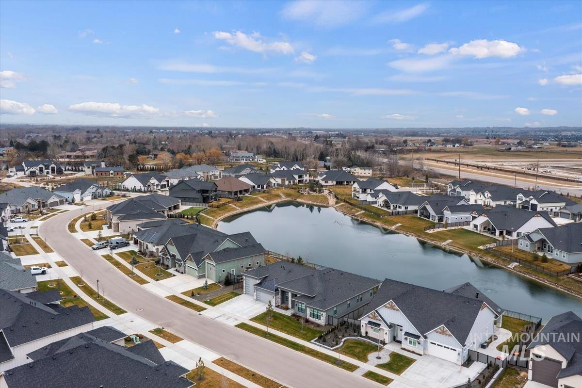 207 S Eagles Roost Way, Eagle, Idaho 83616, 4 Bedrooms, 4.5 Bathrooms, Residential For Sale, Price $1,339,000,MLS 98973837