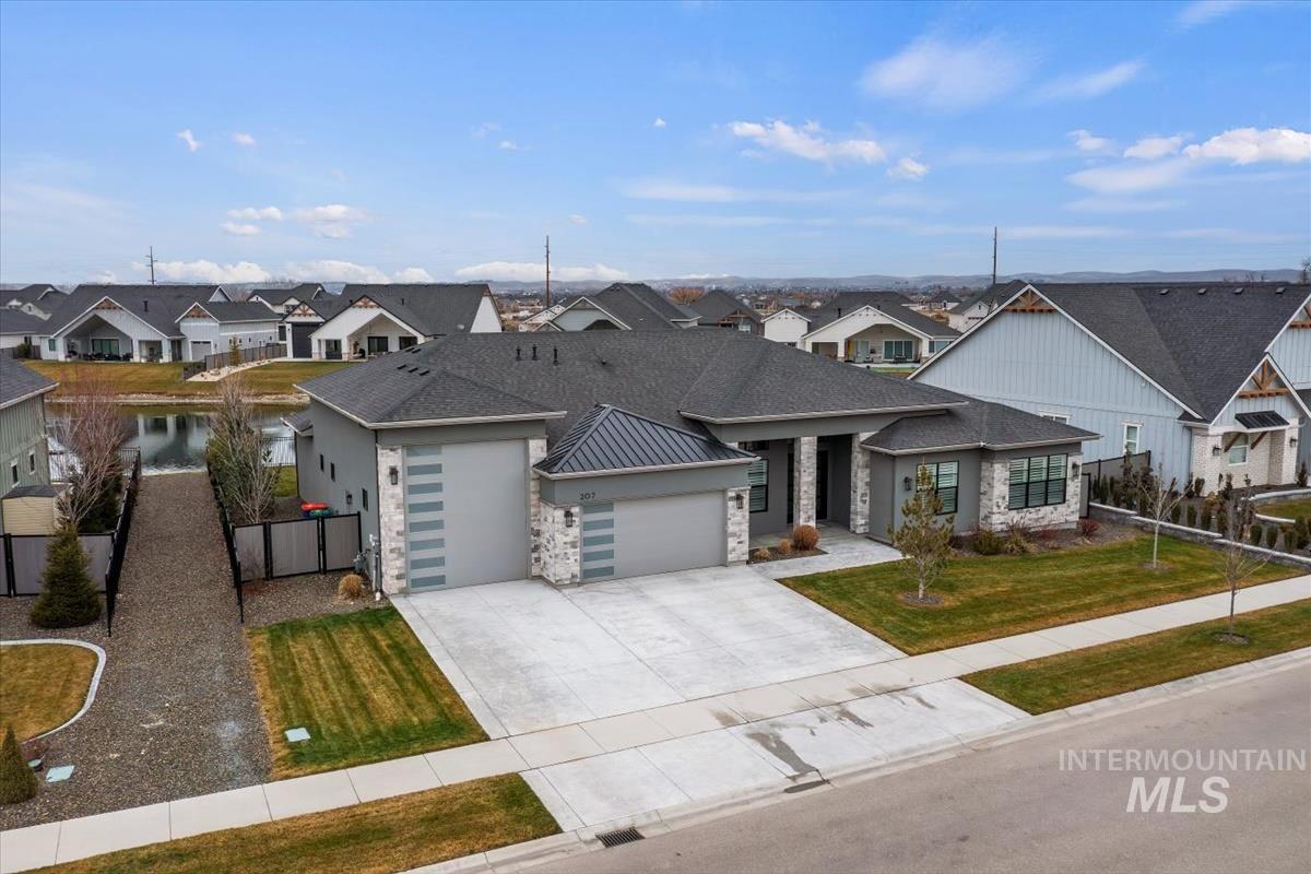 207 S Eagles Roost Way, Eagle, Idaho 83616, 4 Bedrooms, 4.5 Bathrooms, Residential For Sale, Price $1,339,000,MLS 98973837
