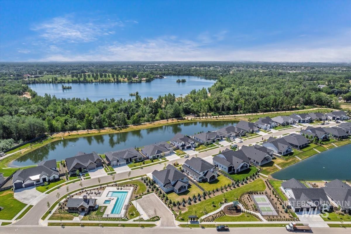 207 S Eagles Roost Way, Eagle, Idaho 83616, 4 Bedrooms, 4.5 Bathrooms, Residential For Sale, Price $1,339,000,MLS 98973837