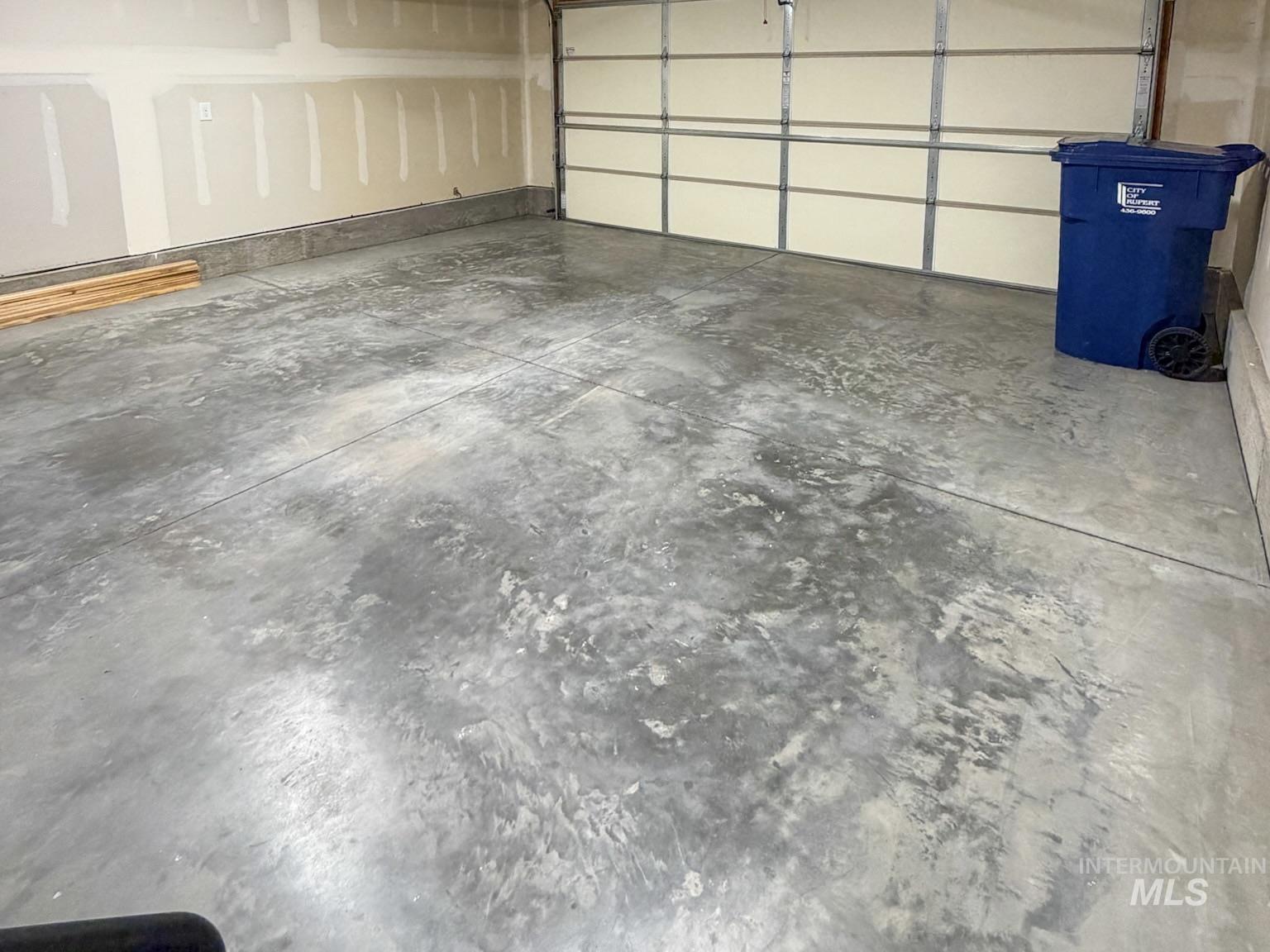 702 Emerald, Rupert, Idaho 83350, 3 Bedrooms, 2 Bathrooms, Residential For Sale, Price $292,000,MLS 98973840