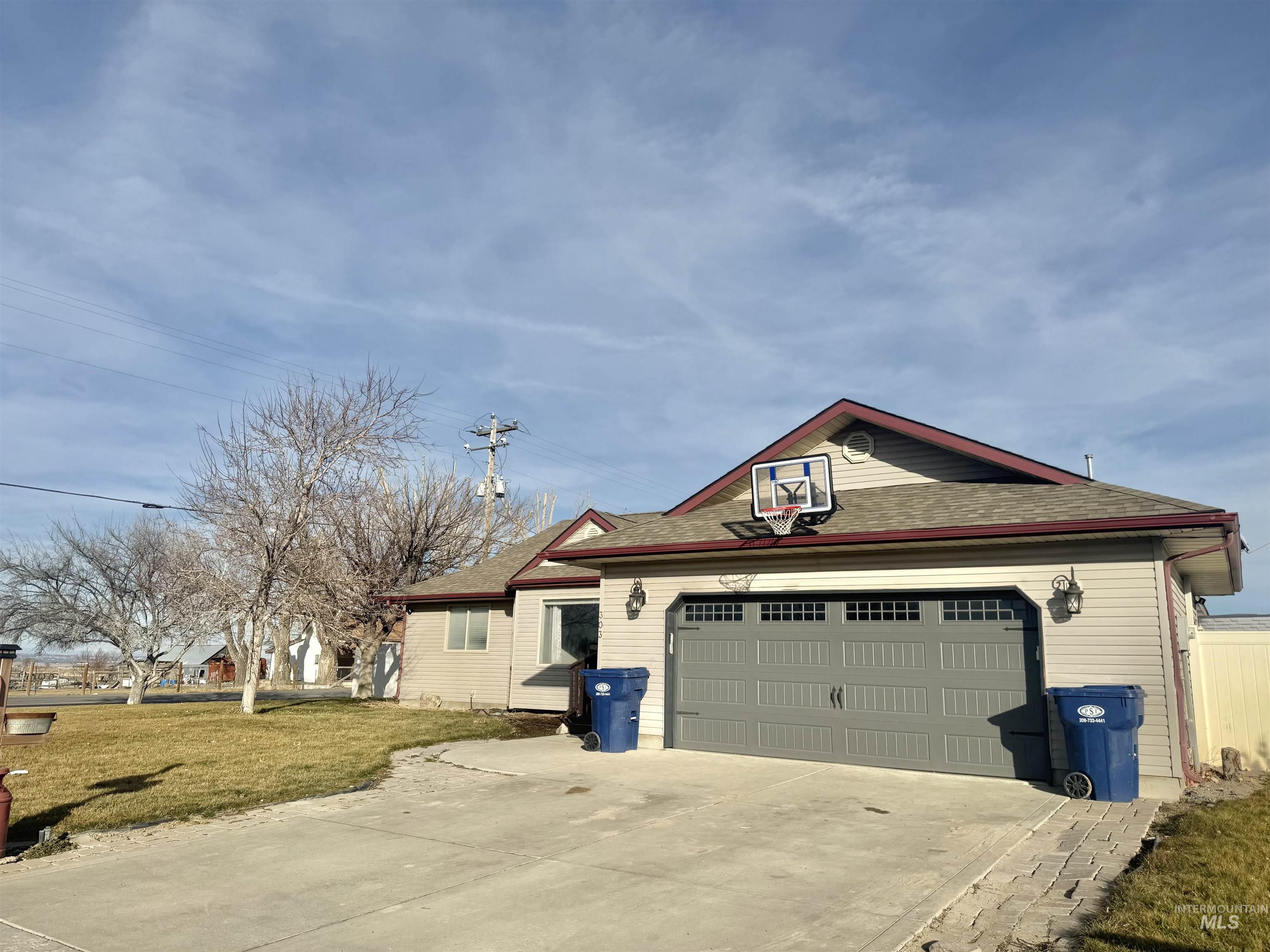 303 Golden Spur Dr, Filer, Idaho 83328, 3 Bedrooms, 2 Bathrooms, Residential For Sale, Price $365,000,MLS 98973841