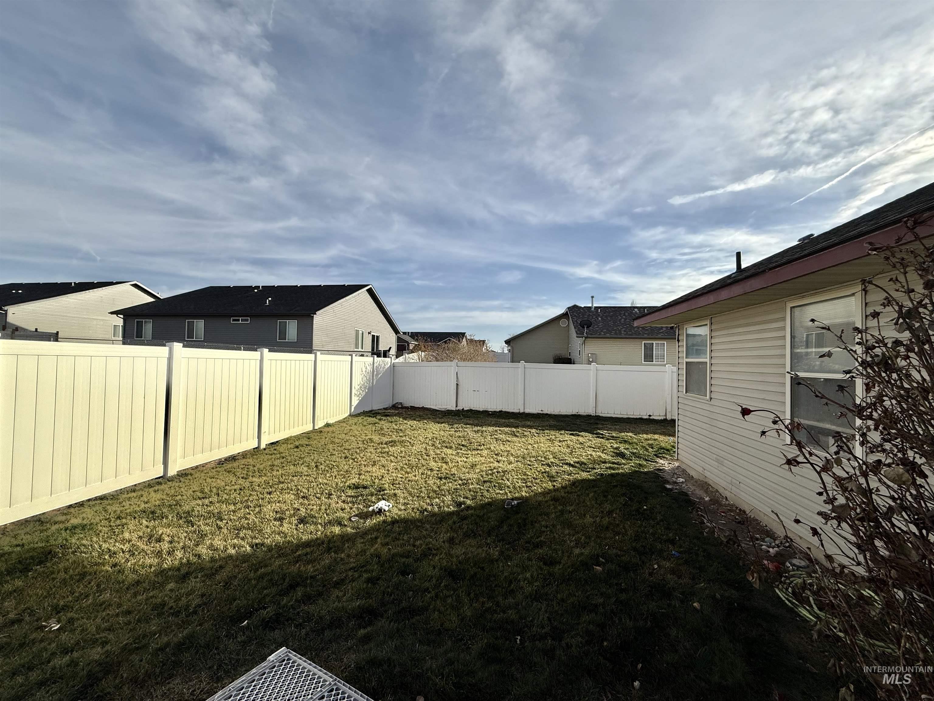 303 Golden Spur Dr, Filer, Idaho 83328, 3 Bedrooms, 2 Bathrooms, Residential For Sale, Price $365,000,MLS 98973841