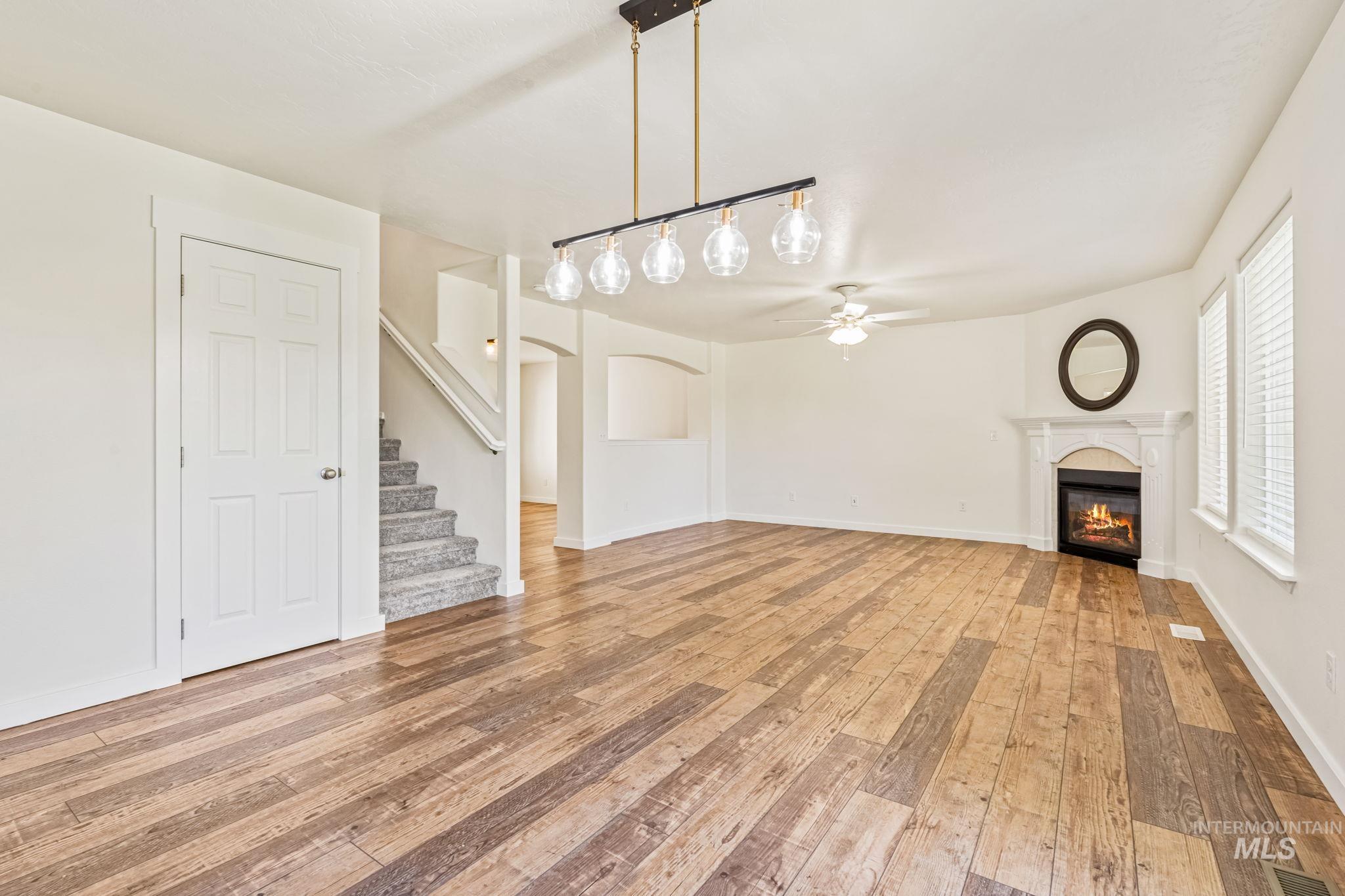 232 E Producer Drive, Meridian, Idaho 83646, 4 Bedrooms, 2.5 Bathrooms, Residential For Sale, Price $550,000,MLS 98973842