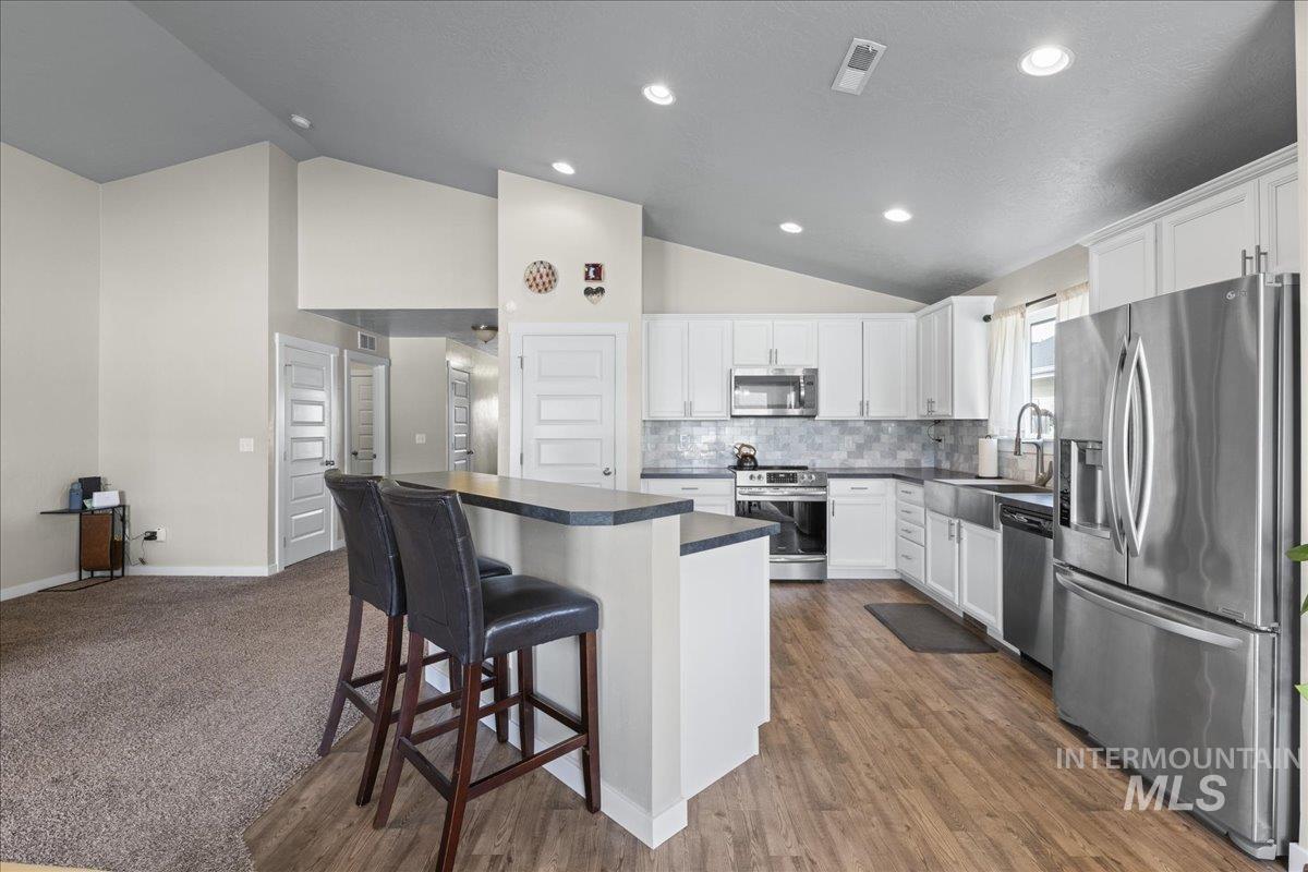 1138 E Shady Ridge Dr., Kuna, Idaho 83634, 3 Bedrooms, 2 Bathrooms, Residential For Sale, Price $429,900,MLS 98973844