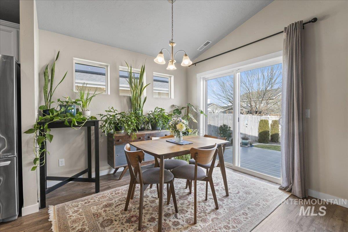 1138 E Shady Ridge Dr., Kuna, Idaho 83634, 3 Bedrooms, 2 Bathrooms, Residential For Sale, Price $429,900,MLS 98973844