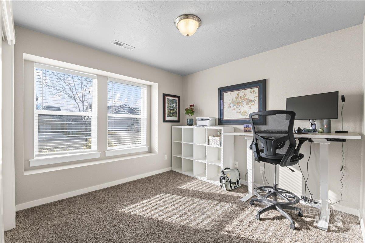 1138 E Shady Ridge Dr., Kuna, Idaho 83634, 3 Bedrooms, 2 Bathrooms, Residential For Sale, Price $429,900,MLS 98973844