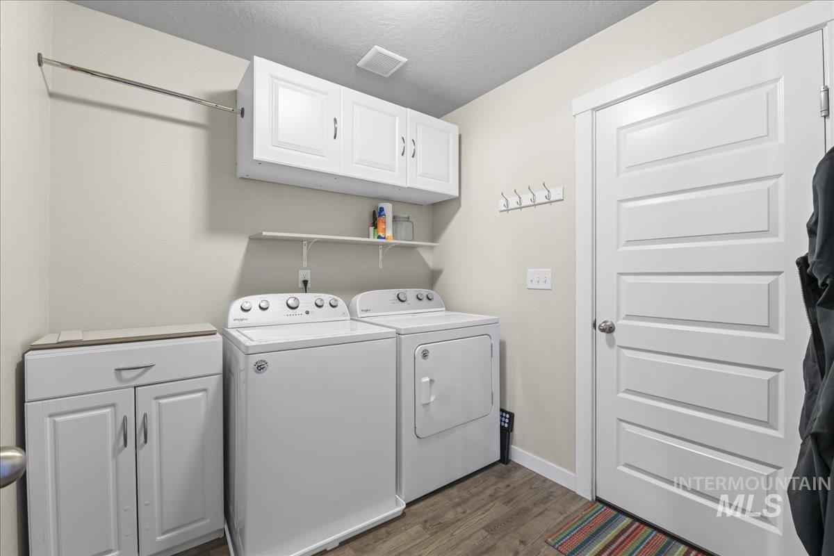 1138 E Shady Ridge Dr., Kuna, Idaho 83634, 3 Bedrooms, 2 Bathrooms, Residential For Sale, Price $435,000,MLS 98973844