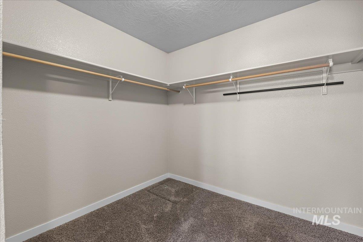 1138 E Shady Ridge Dr., Kuna, Idaho 83634, 3 Bedrooms, 2 Bathrooms, Residential For Sale, Price $435,000,MLS 98973844