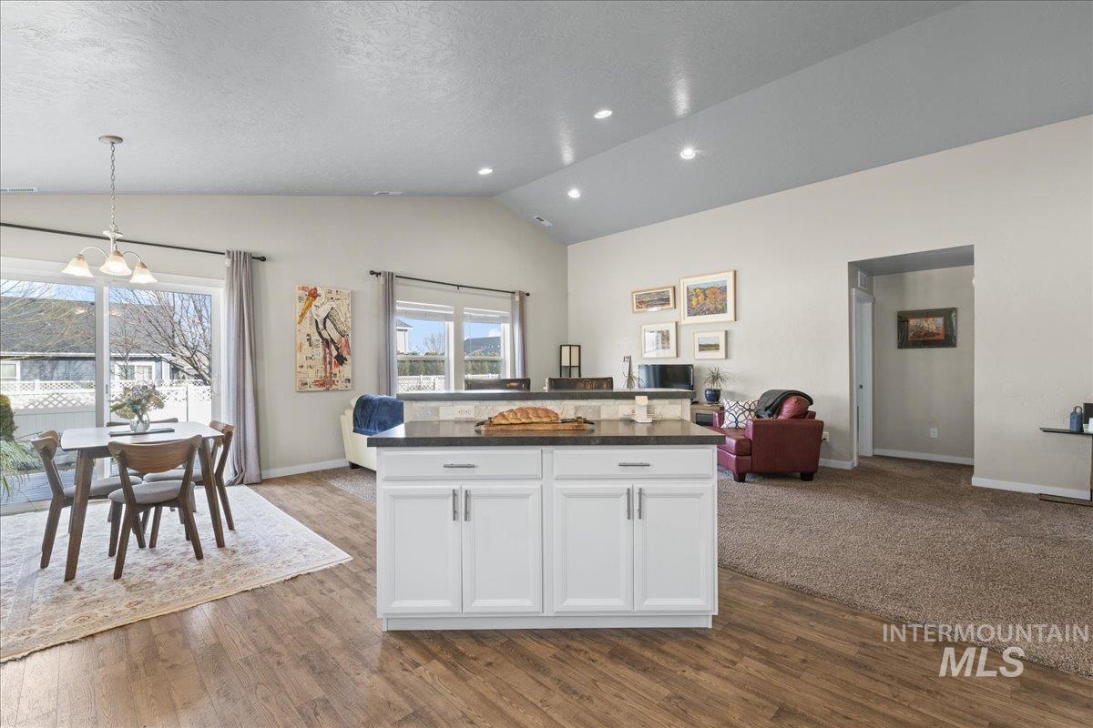 1138 E Shady Ridge Dr., Kuna, Idaho 83634, 3 Bedrooms, 2 Bathrooms, Residential For Sale, Price $435,000,MLS 98973844