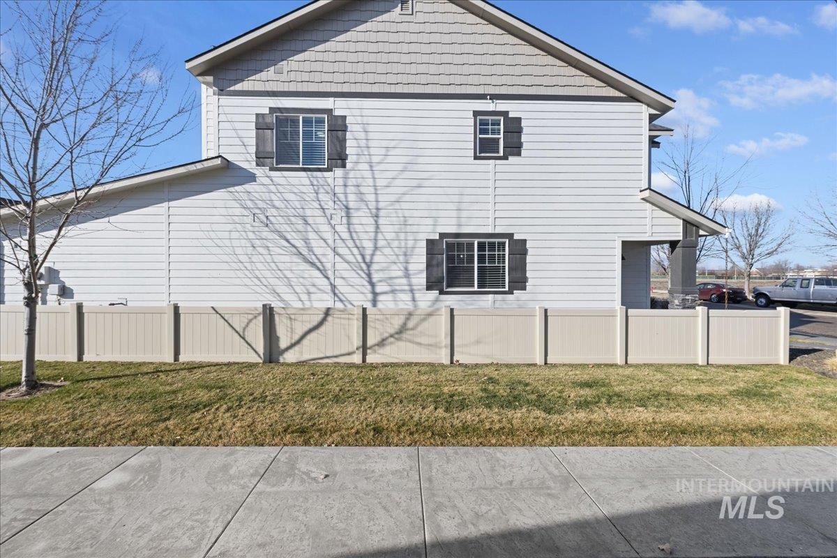 2487 E Goldstone St, Meridian, Idaho 83642-5374, 2 Bedrooms, 2.5 Bathrooms, Residential For Sale, Price $349,990,MLS 98973846