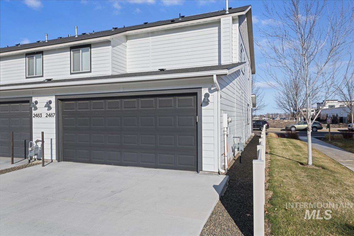 2487 E Goldstone St, Meridian, Idaho 83642-5374, 2 Bedrooms, 2.5 Bathrooms, Residential For Sale, Price $349,990,MLS 98973846