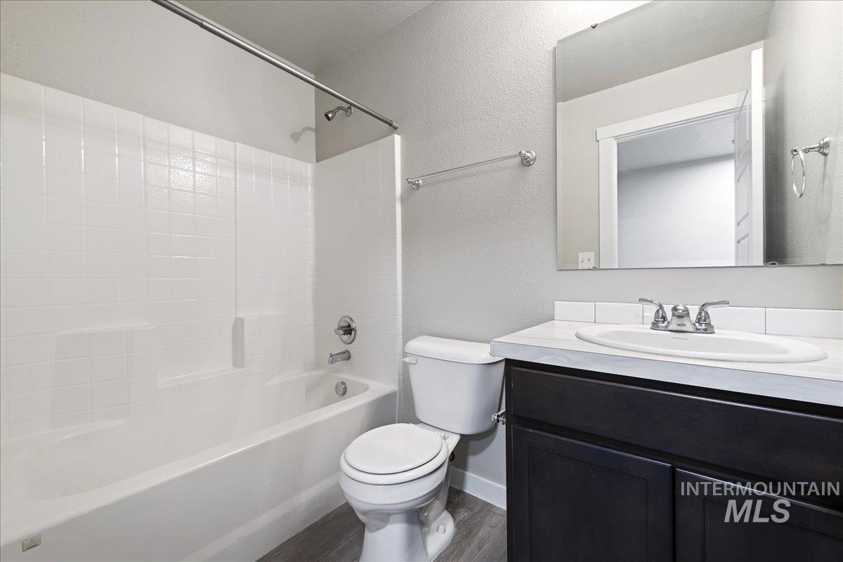 2500 E Blue Tick St, Meridian, Idaho 83642-5374, 2 Bedrooms, 2.5 Bathrooms, Residential For Sale, Price $349,990,MLS 98973848