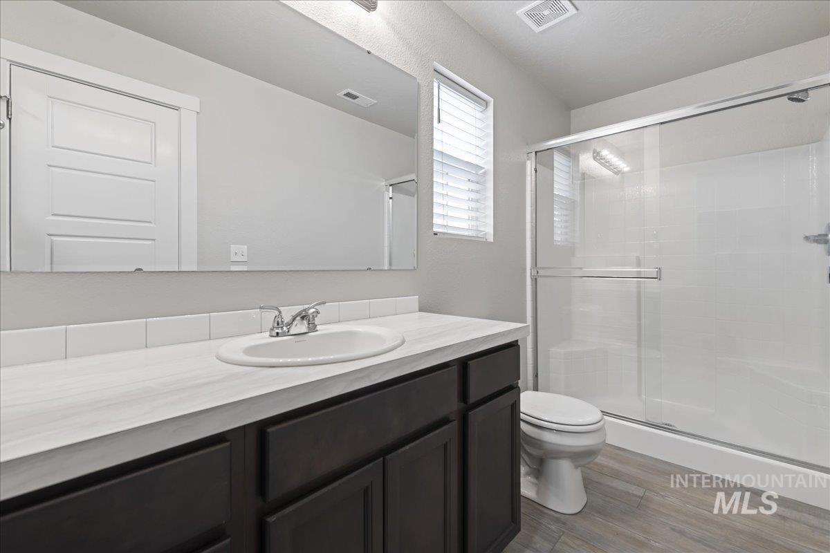 2500 E Blue Tick St, Meridian, Idaho 83642-5374, 2 Bedrooms, 2.5 Bathrooms, Residential For Sale, Price $349,990,MLS 98973848