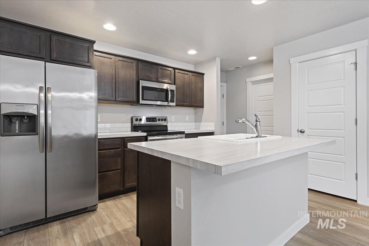 2500 E Blue Tick St, Meridian, Idaho 83642-5374, 2 Bedrooms, 2.5 Bathrooms, Residential For Sale, Price $349,990,MLS 98973848