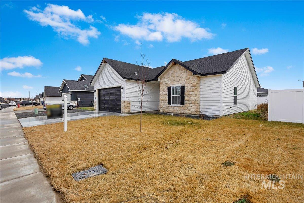 1265 Terra Ave, Twin Falls, Idaho 83301-4893, 3 Bedrooms, 2 Bathrooms, Residential For Sale, Price $388,000,MLS 98973849